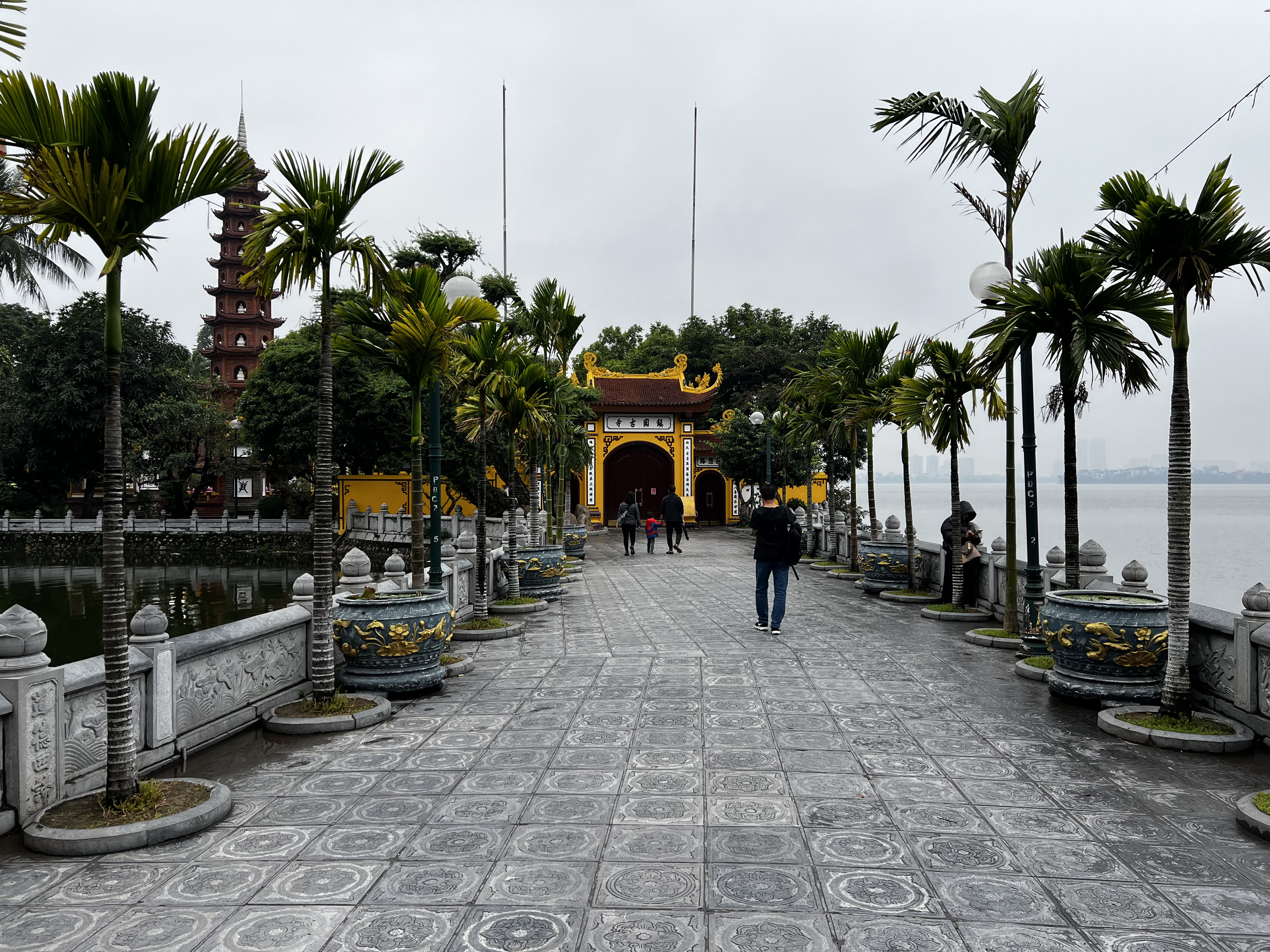 Picture Vietnam Hanoi Tran Quoc Pagoda 2024-01 11 - Tour Tran Quoc Pagoda