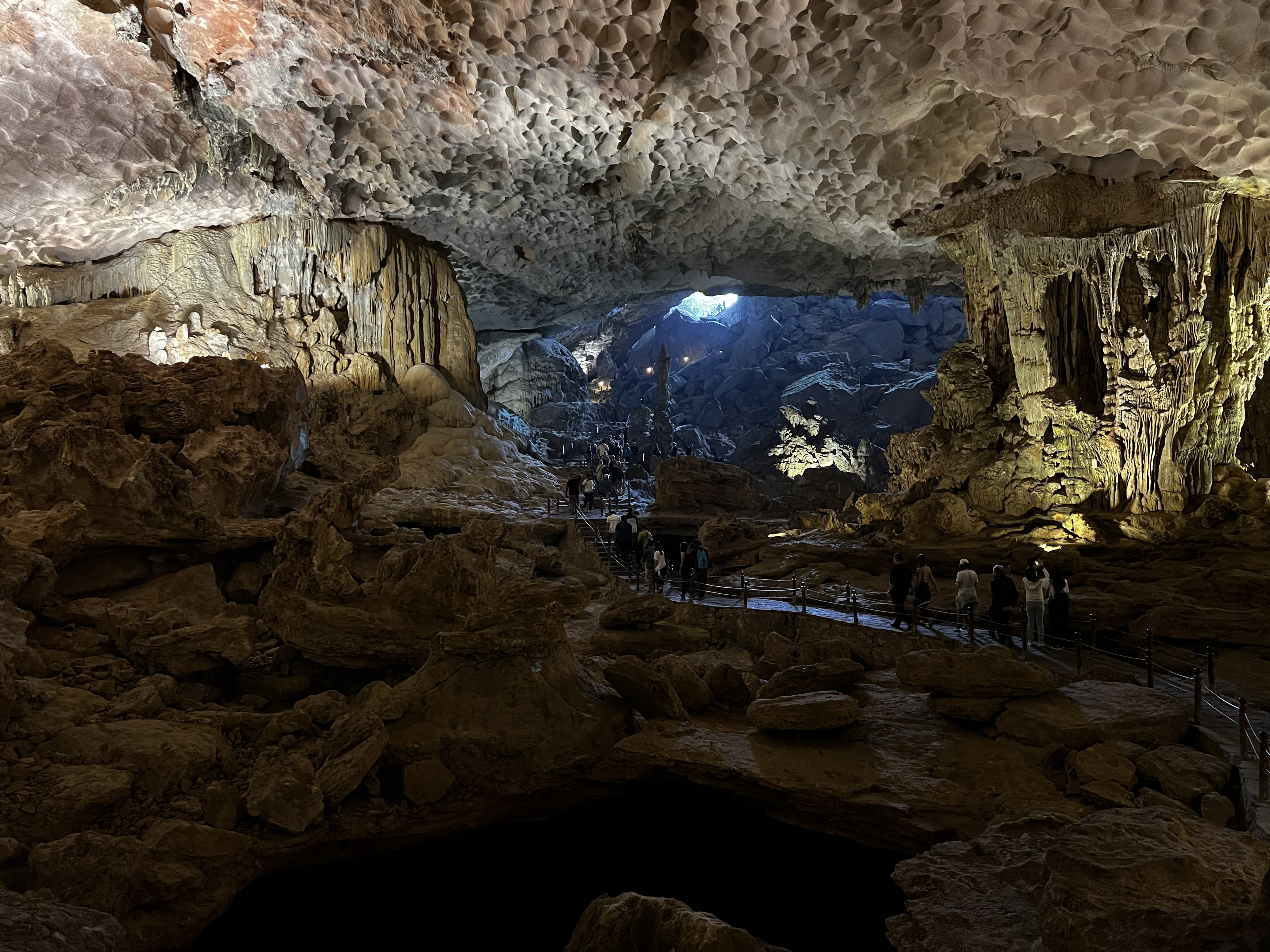 Picture Vietnam Ha Long Bay Sung Sot Cave 2024-01 0 - Discovery Sung Sot Cave