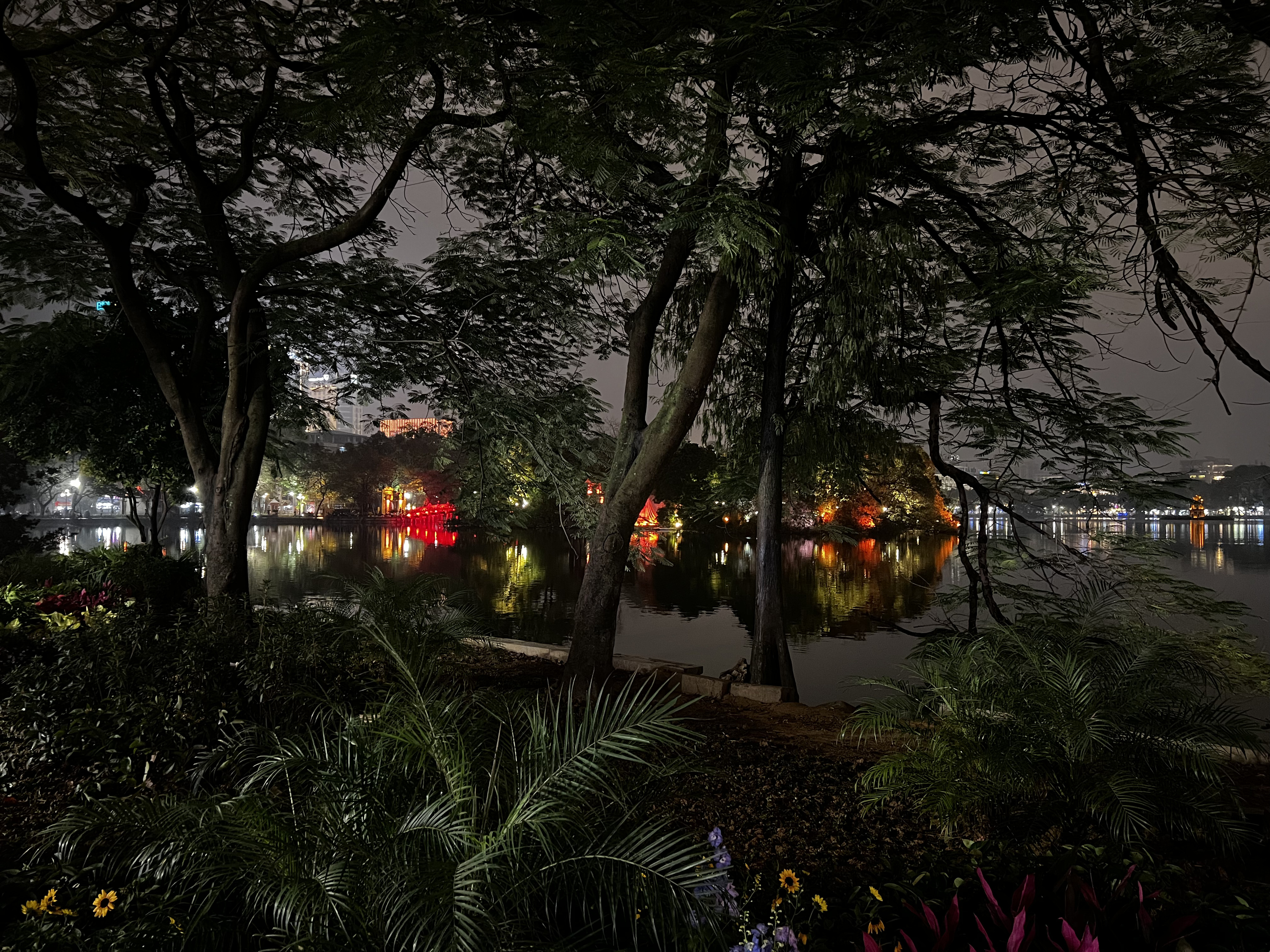 Picture Vietnam Hanoi Hoan Kiem Lake 2024-01 3 - Tour Hoan Kiem Lake