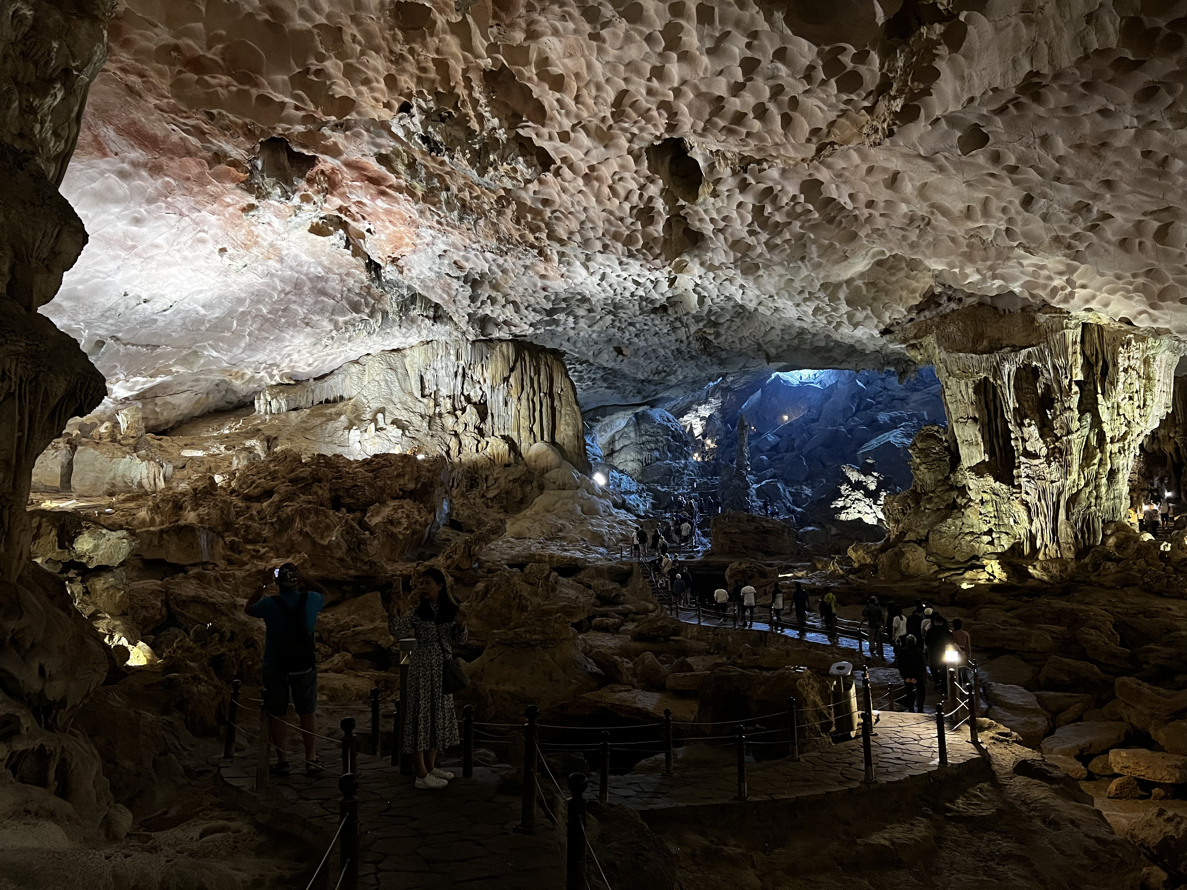 Picture Vietnam Ha Long Bay Sung Sot Cave 2024-01 19 - Discovery Sung Sot Cave