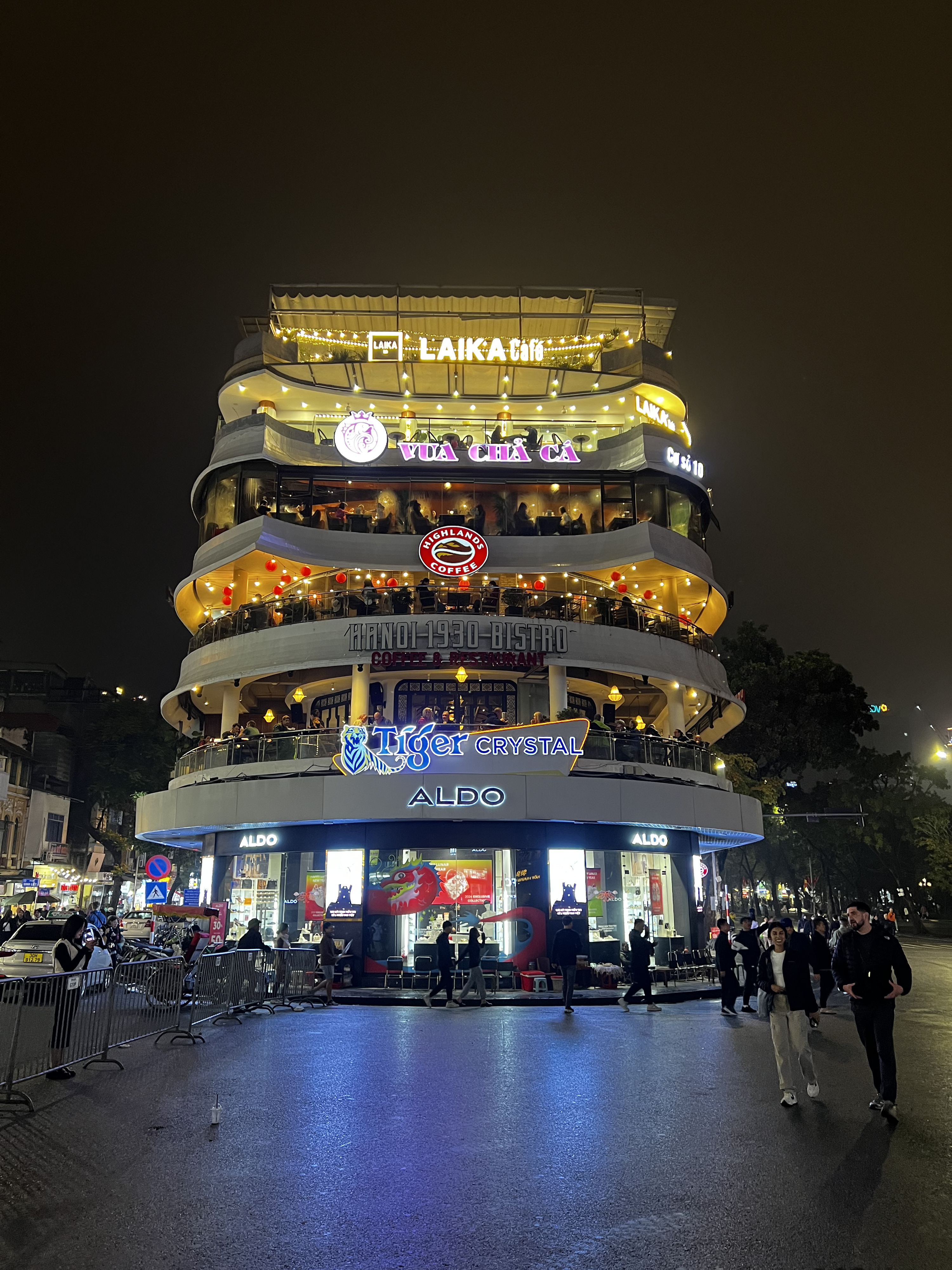 Picture Vietnam Hanoi Hoan Kiem Lake 2024-01 29 - Recreation Hoan Kiem Lake