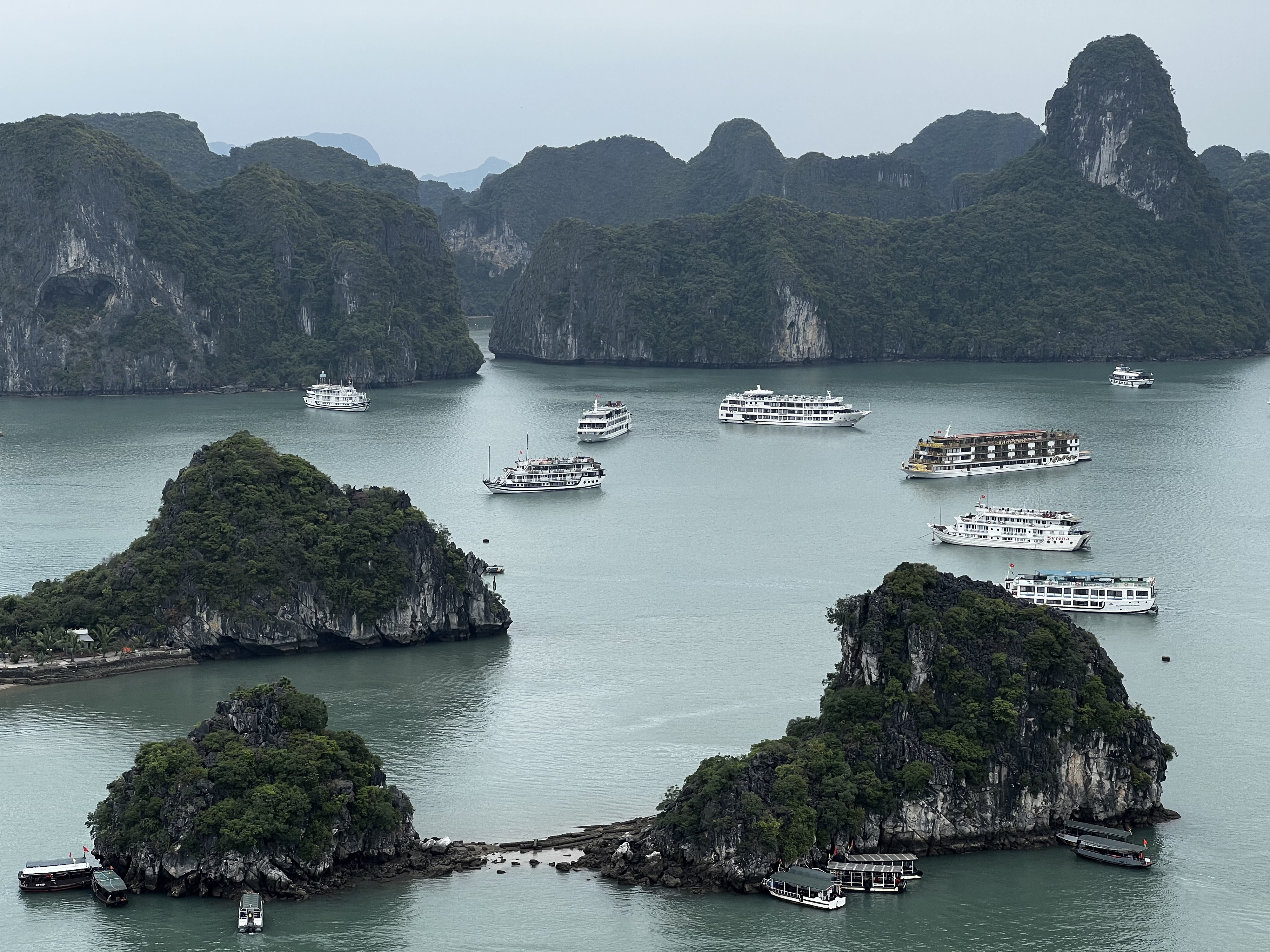 Picture Vietnam Ha Long Bay 2024-01 28 - Recreation Ha Long Bay