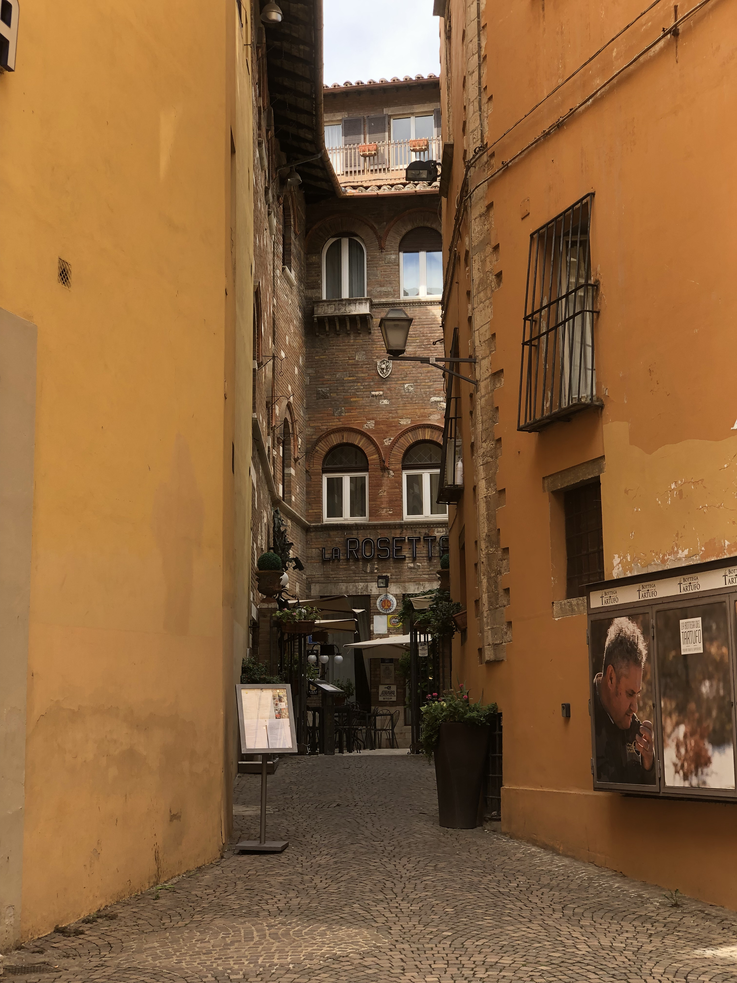 Picture Italy Perugia 2024-09 400 - Tours Perugia