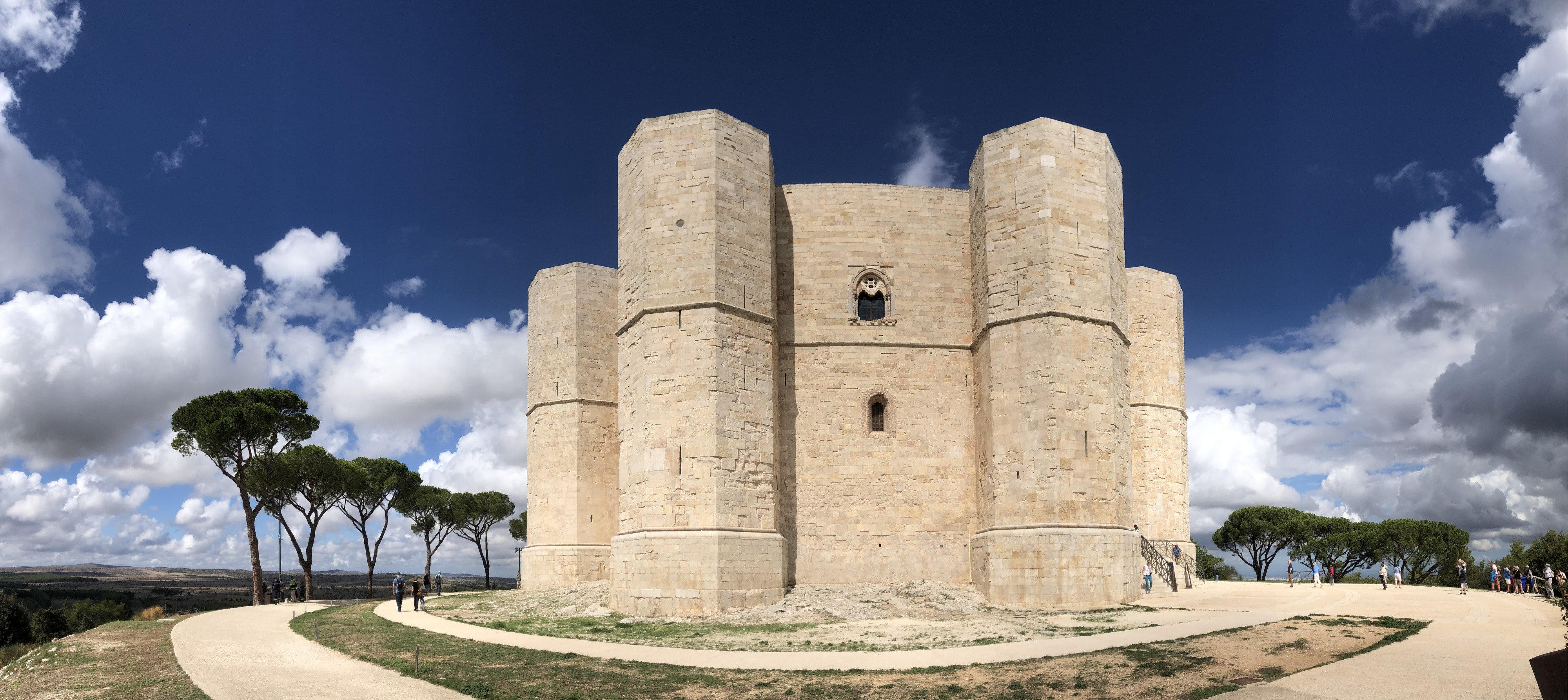 Picture Italy Castel del monte 2024-09 65 - History Castel del monte