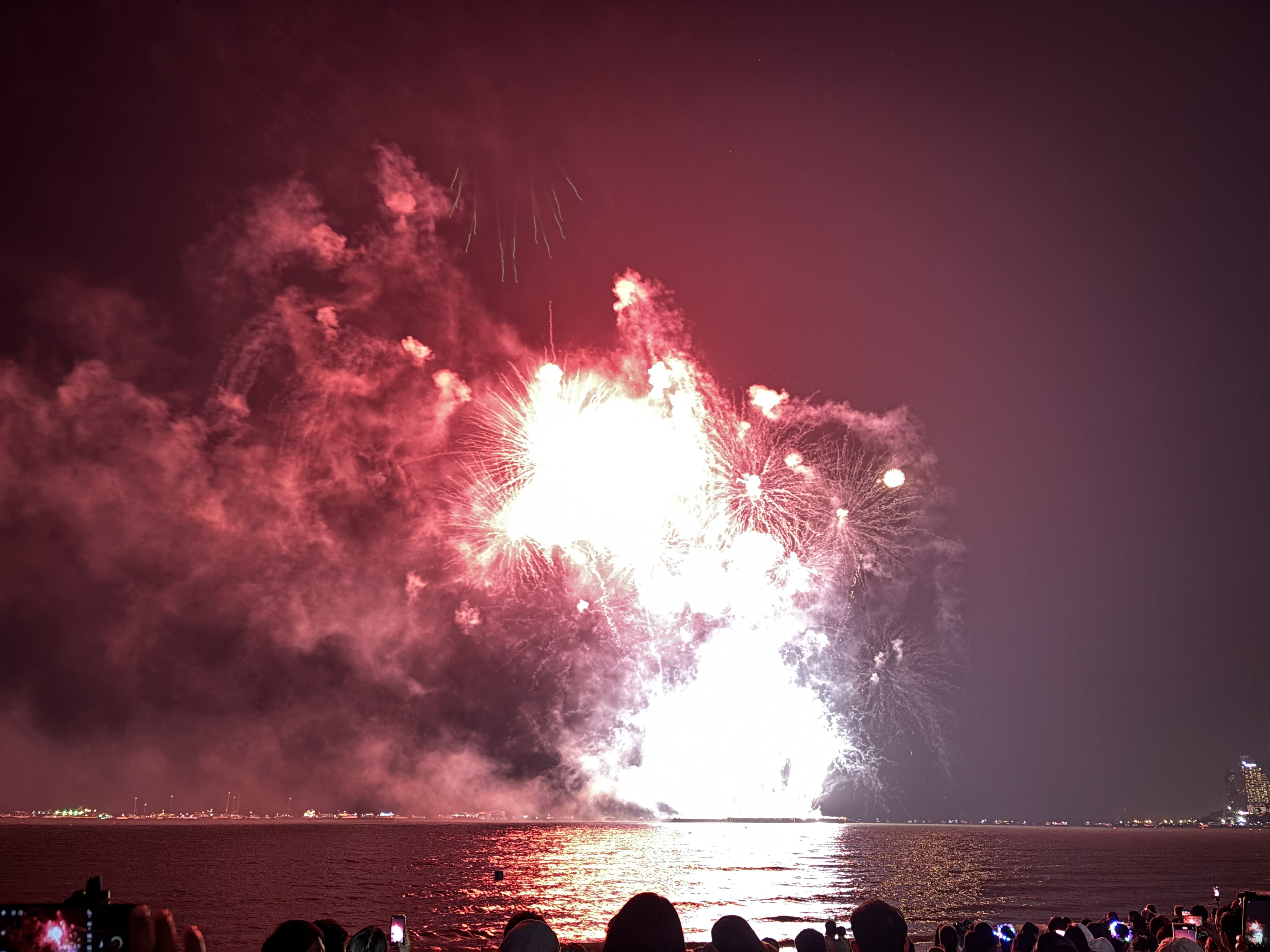 Picture Thailand Pattaya Fireworks 2024-12 52 - Discovery Fireworks