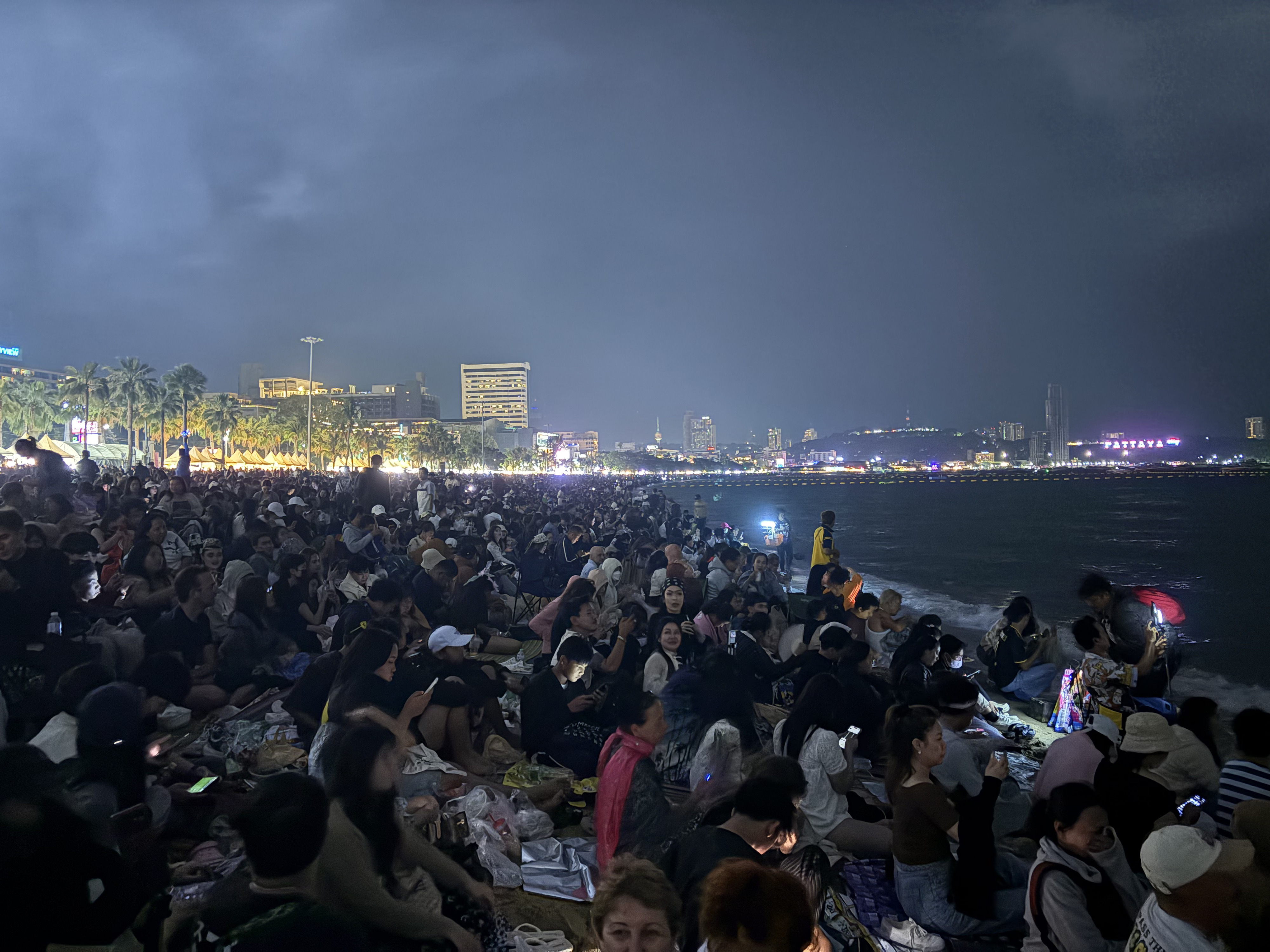 Picture Thailand Pattaya pattaya firework festival 2025-12 8 - Recreation pattaya firework festival