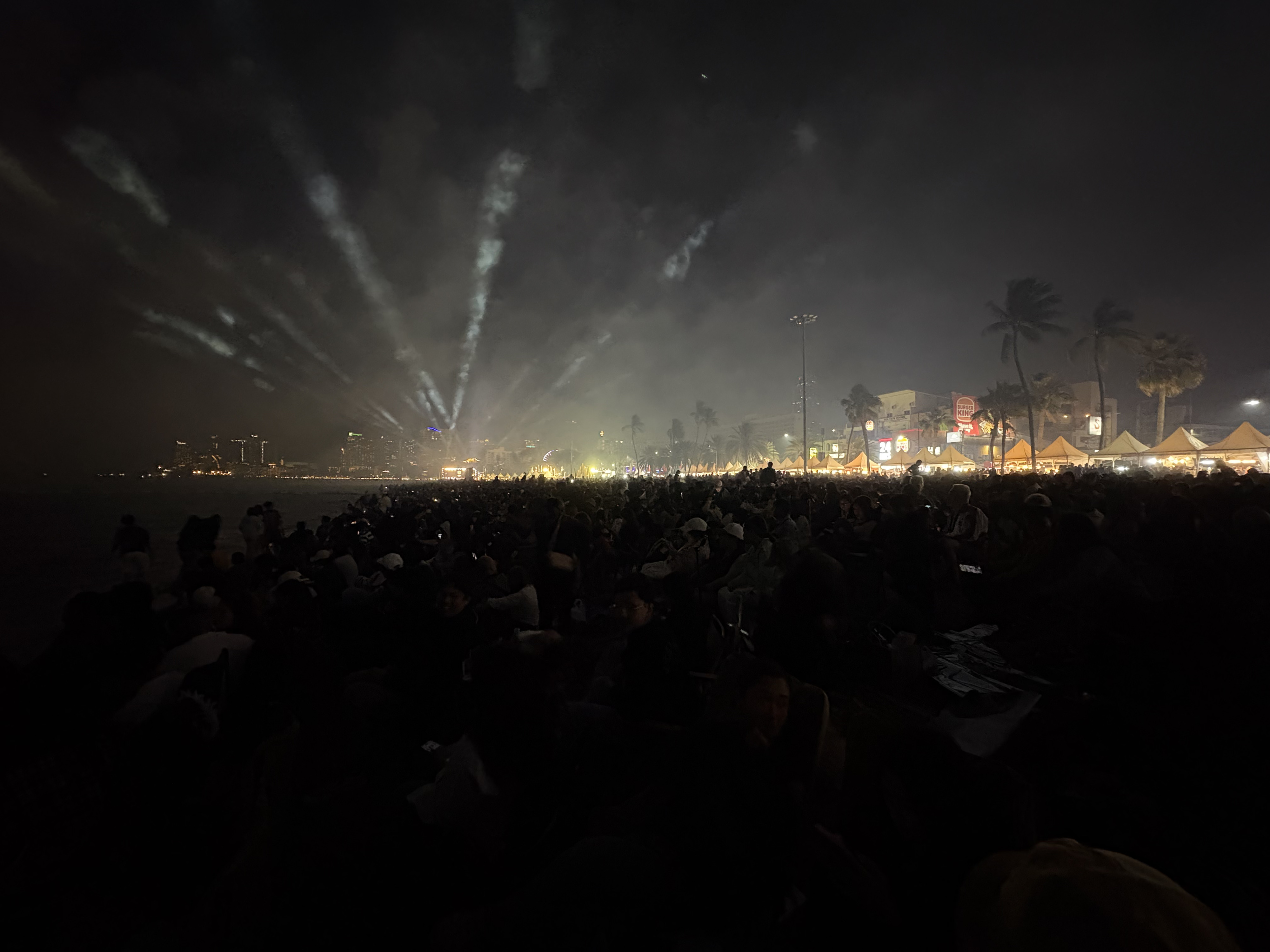 Picture Thailand Pattaya pattaya firework festival 2025-12 11 - Recreation pattaya firework festival