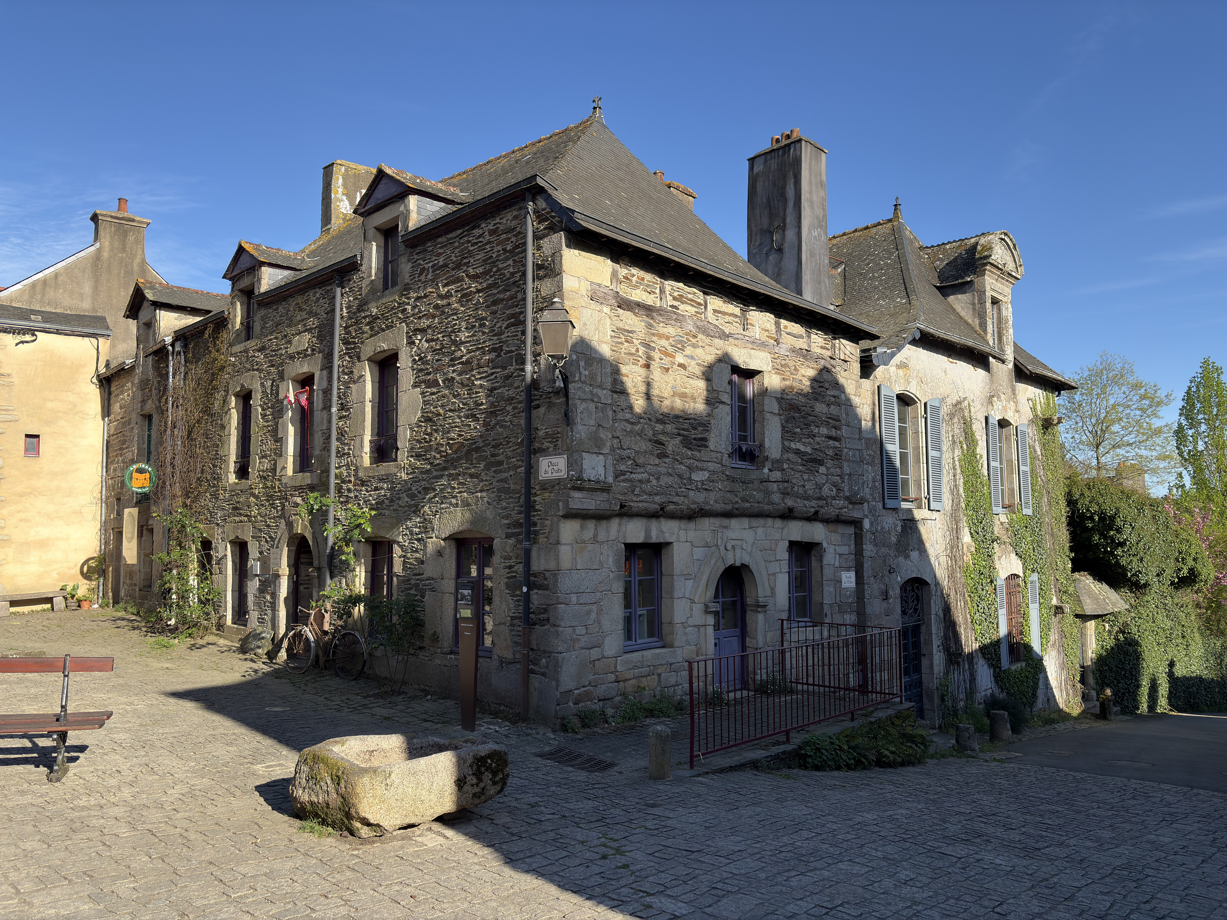 Picture France Rochefort en terre 2026-04 26