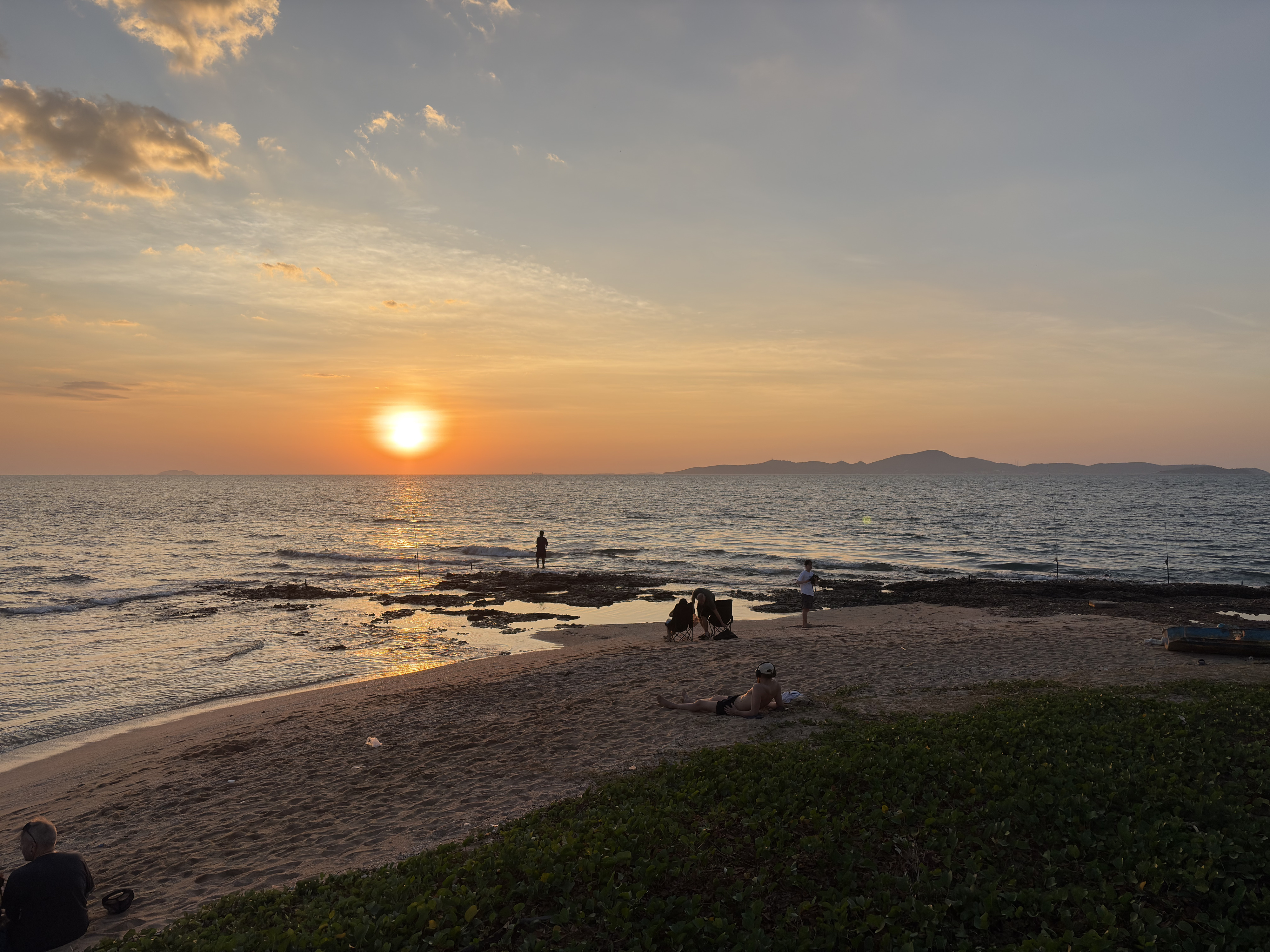 Picture Thailand Pattaya Dongtan beach 2025-12 12 - Center Dongtan beach