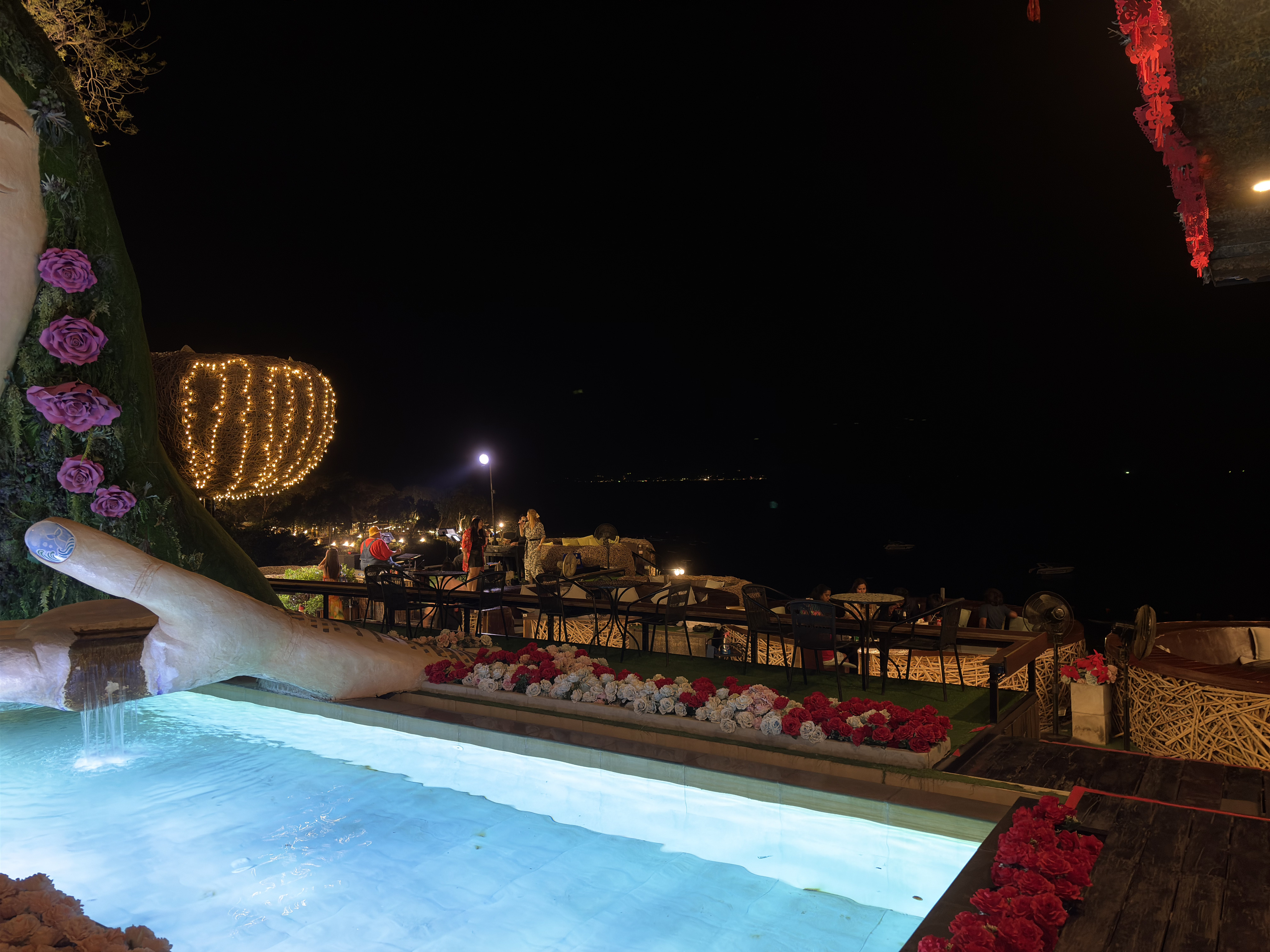 Picture Thailand Pattaya 3 Mermaids 2024-12 12 - Center 3 Mermaids