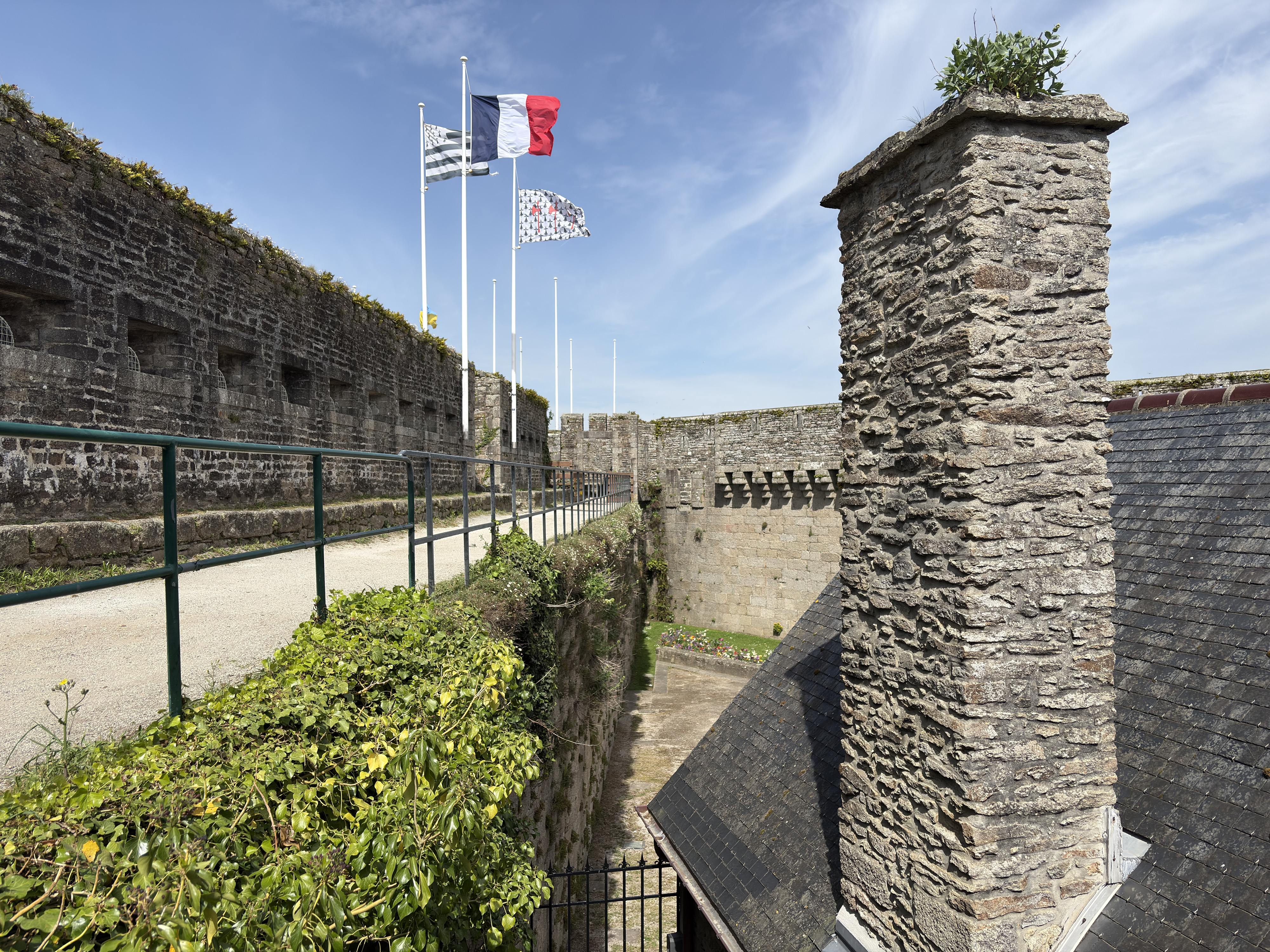 Picture France Concarneau Ville close 2026-04 81 - Journey Ville close