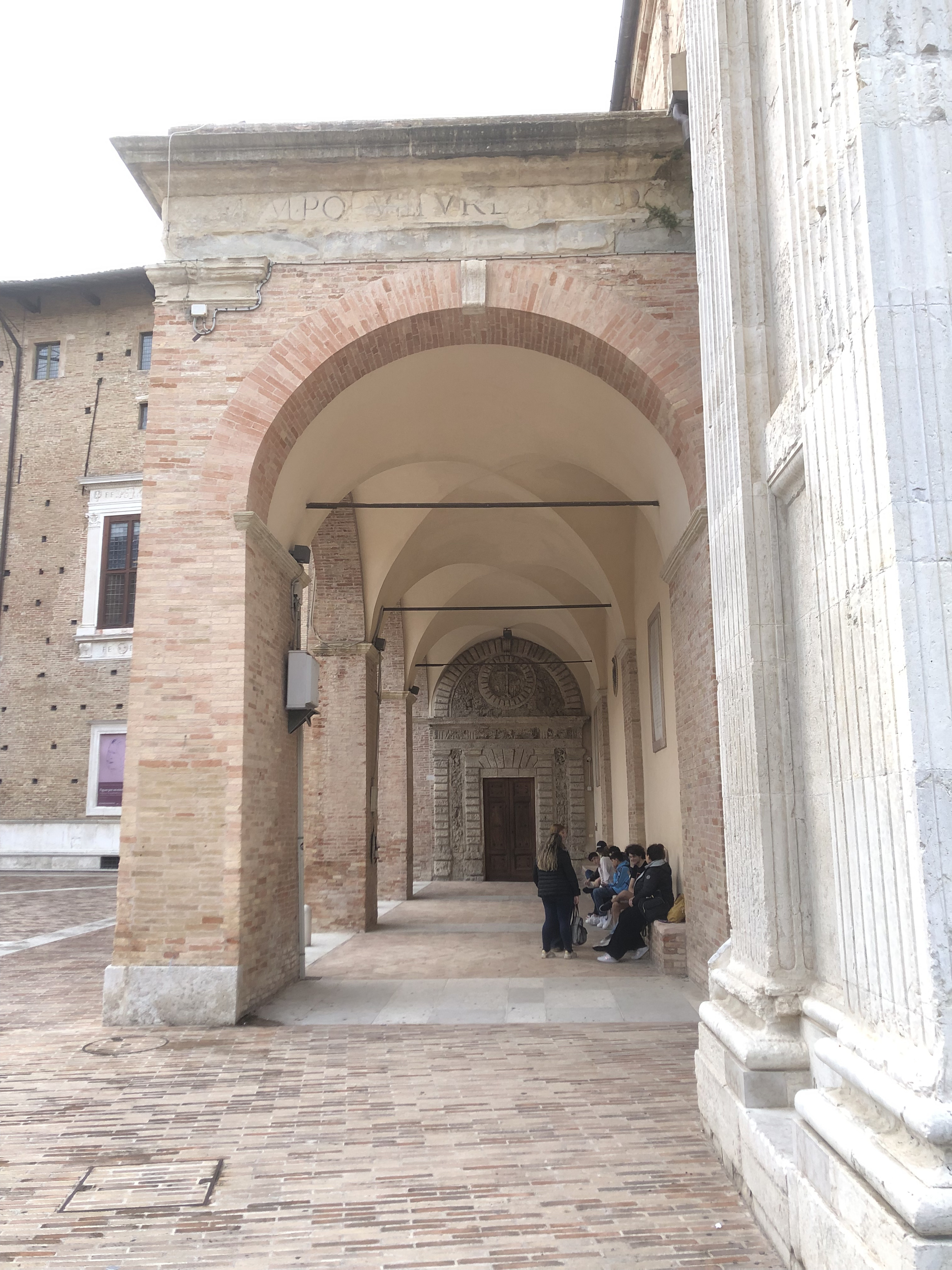 Picture Italy Urbino 2024-09 47 - Journey Urbino