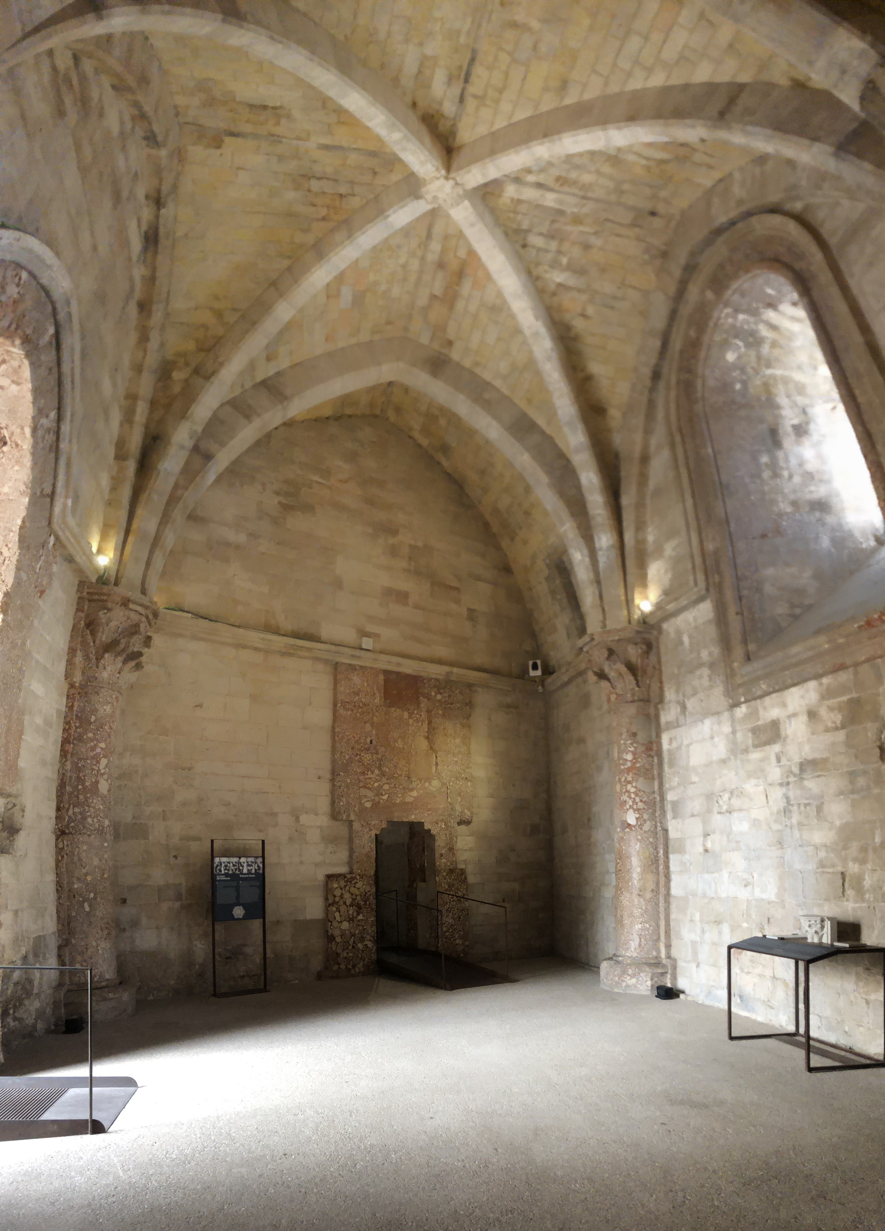 Picture Italy Castel del monte 2024-09 96 - Journey Castel del monte