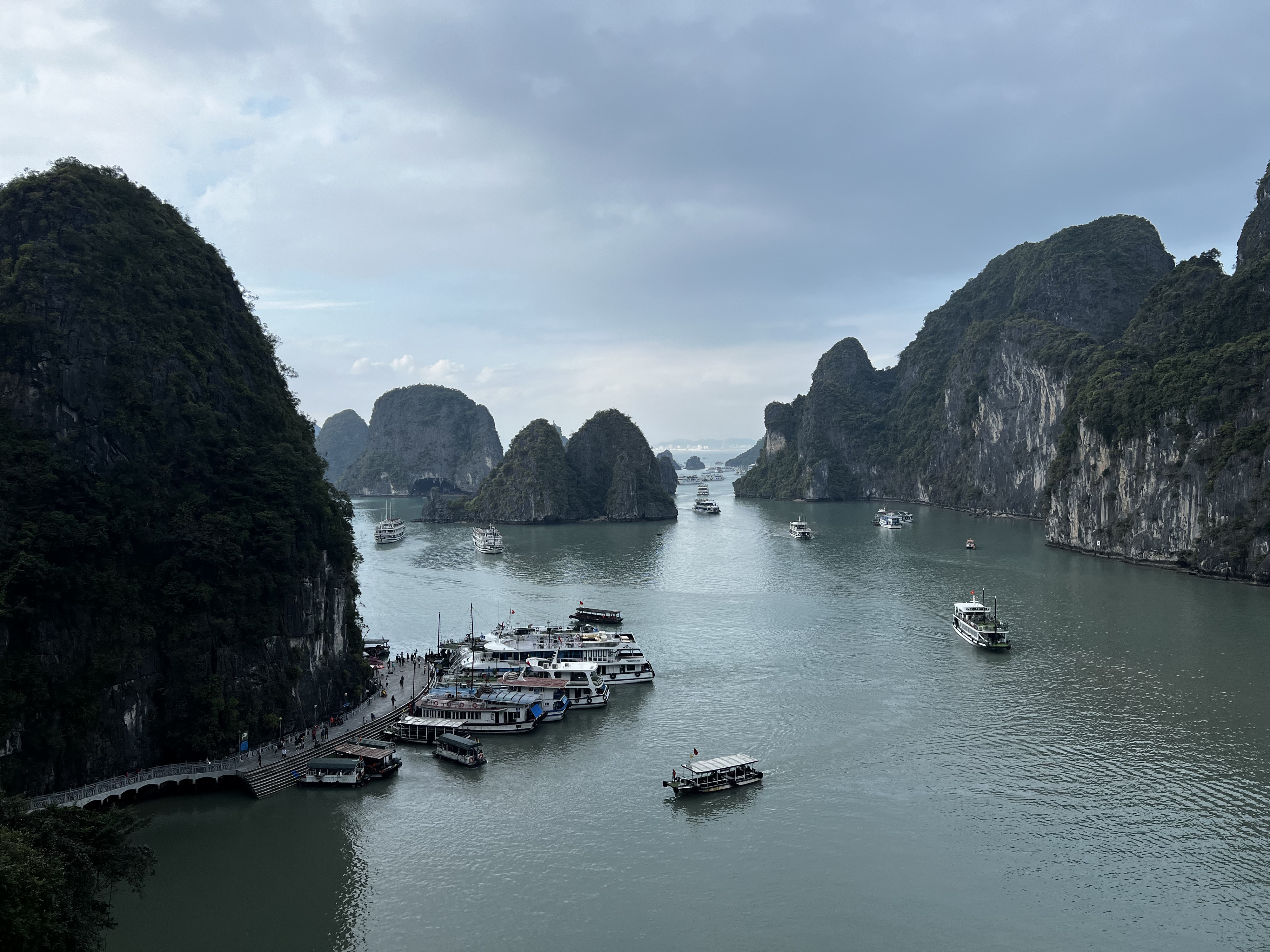 Picture Vietnam Ha Long Bay Sung Sot Cave 2024-01 45 - Around Sung Sot Cave