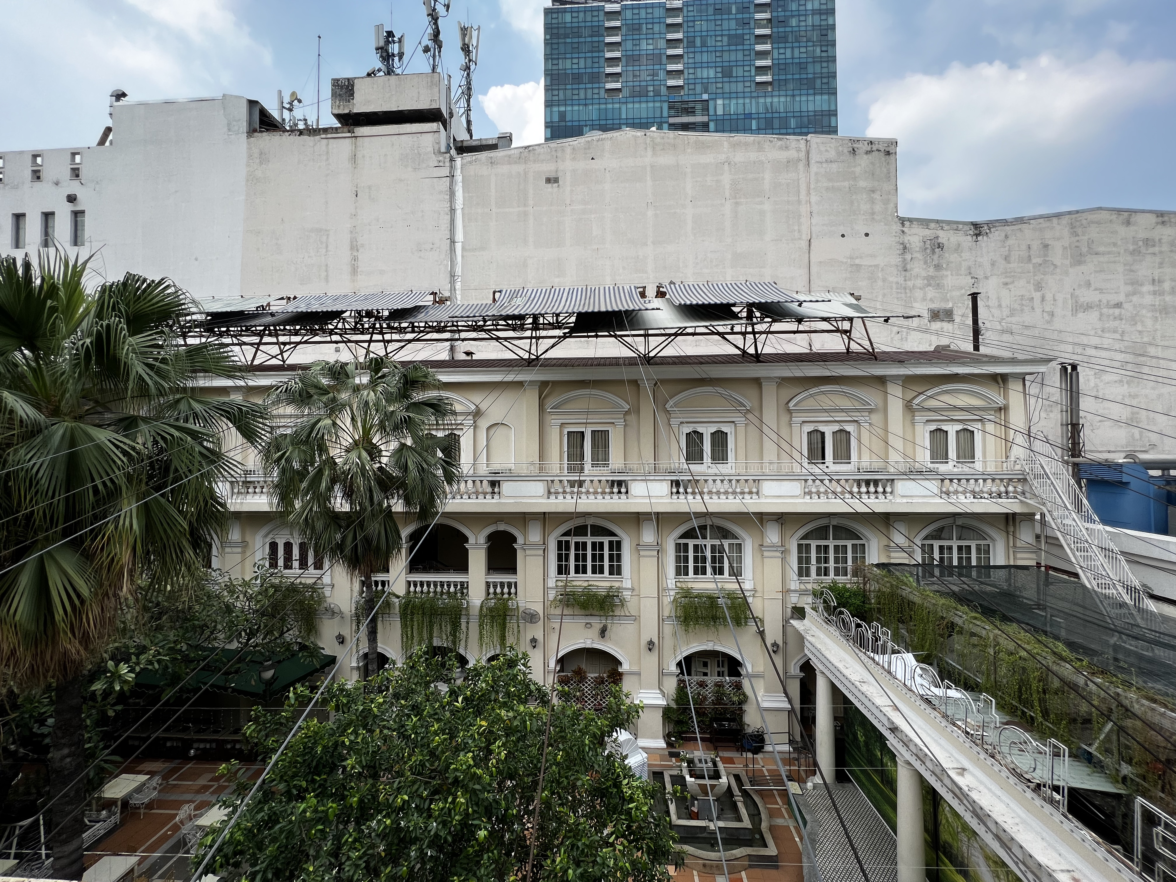 Picture Vietnam Saigon Continental Hotel 2024-01 24 - Around Continental Hotel