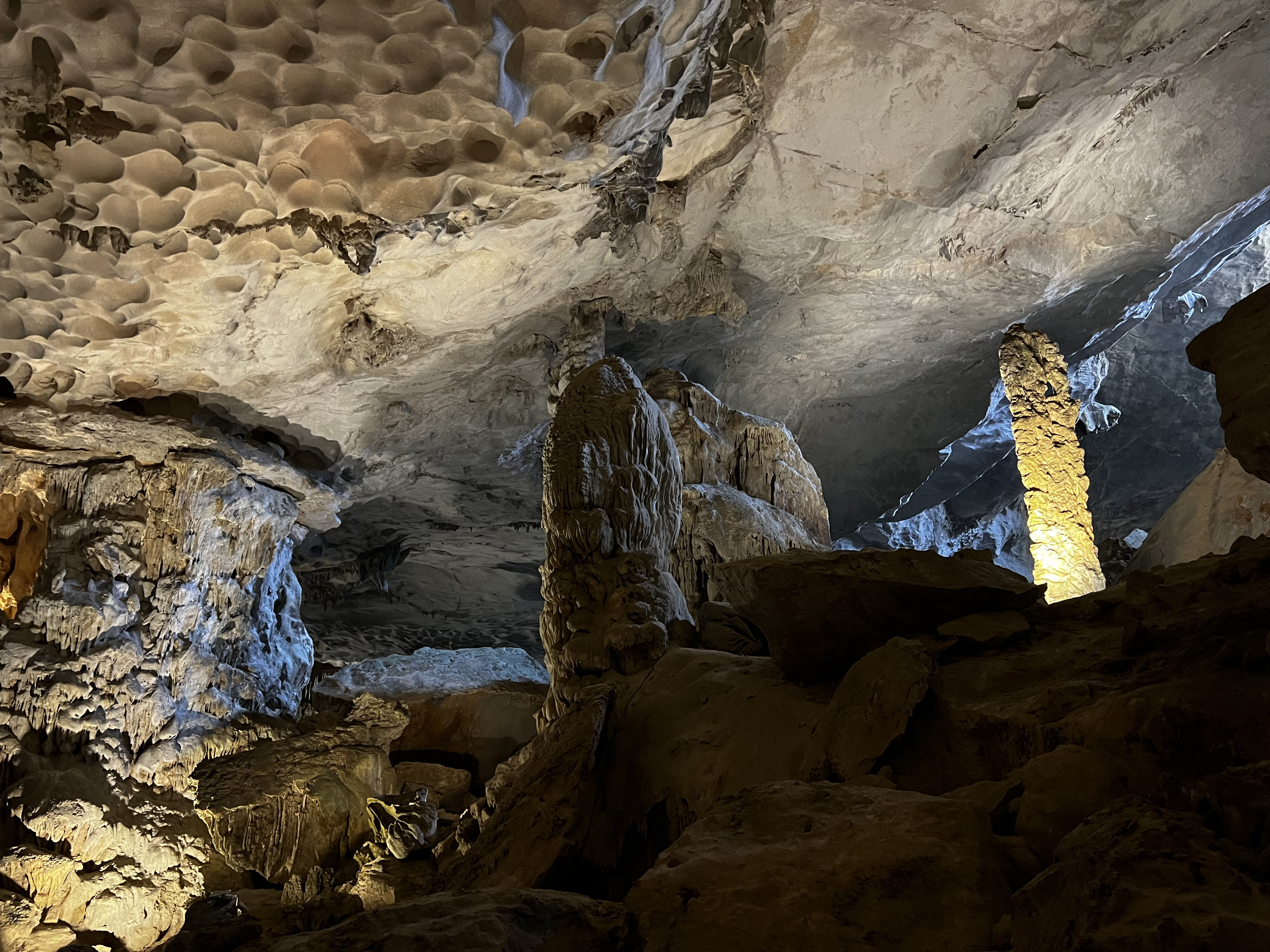 Picture Vietnam Ha Long Bay Sung Sot Cave 2024-01 71 - Tour Sung Sot Cave