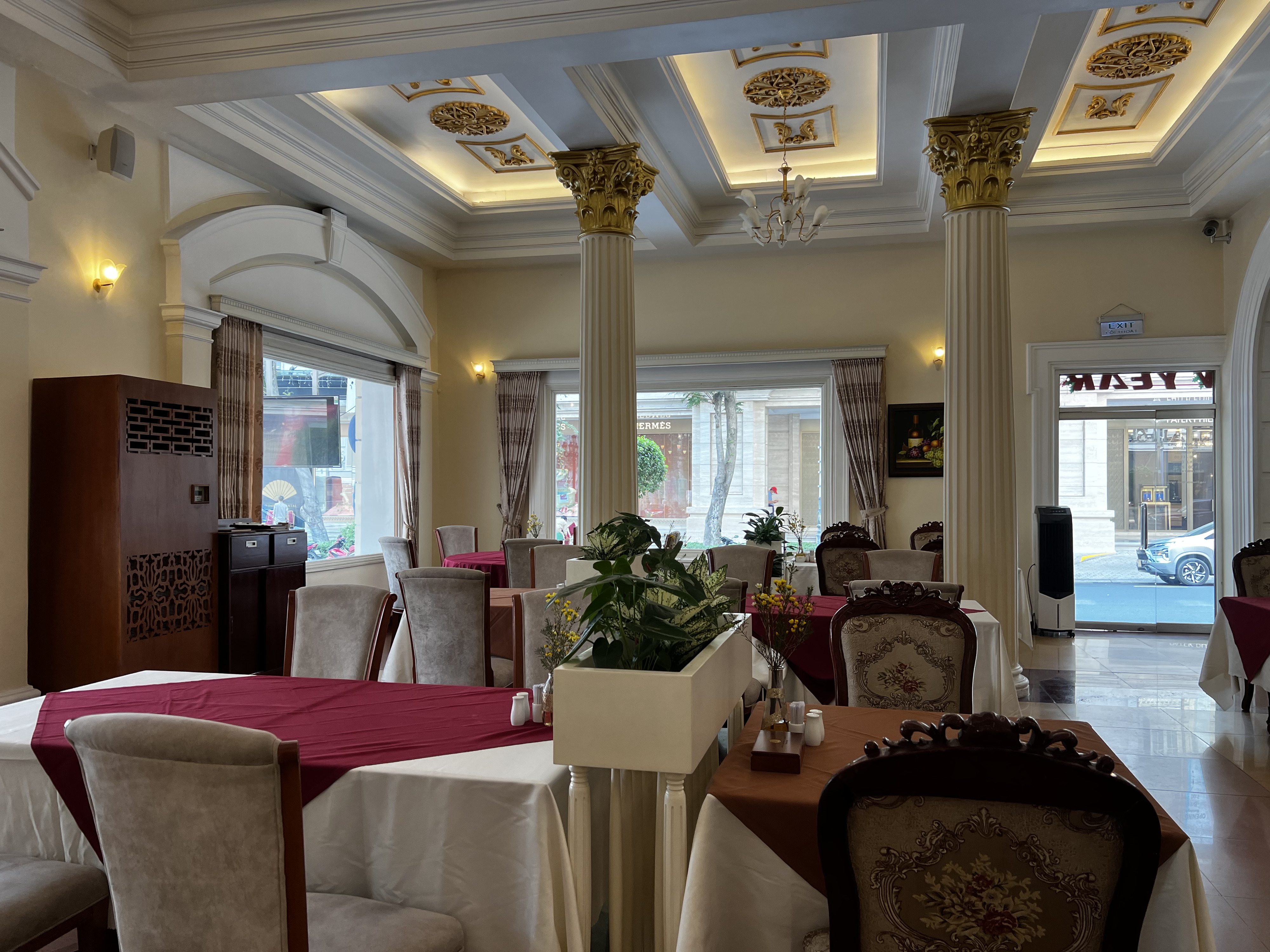 Picture Vietnam Saigon Continental Hotel 2024-01 34 - Discovery Continental Hotel