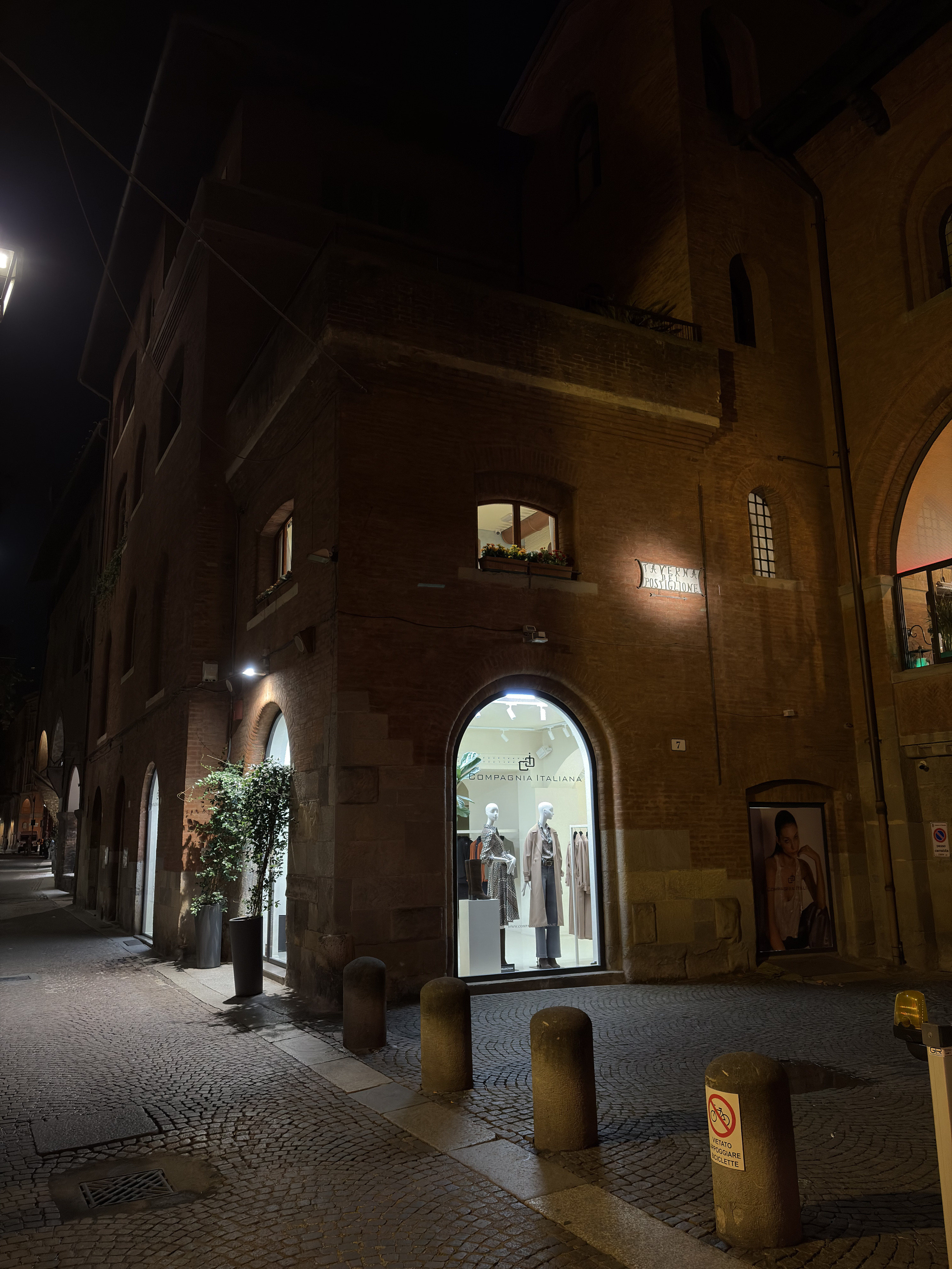 Picture Italy Bologna 2025-09 9 - Tour Bologna
