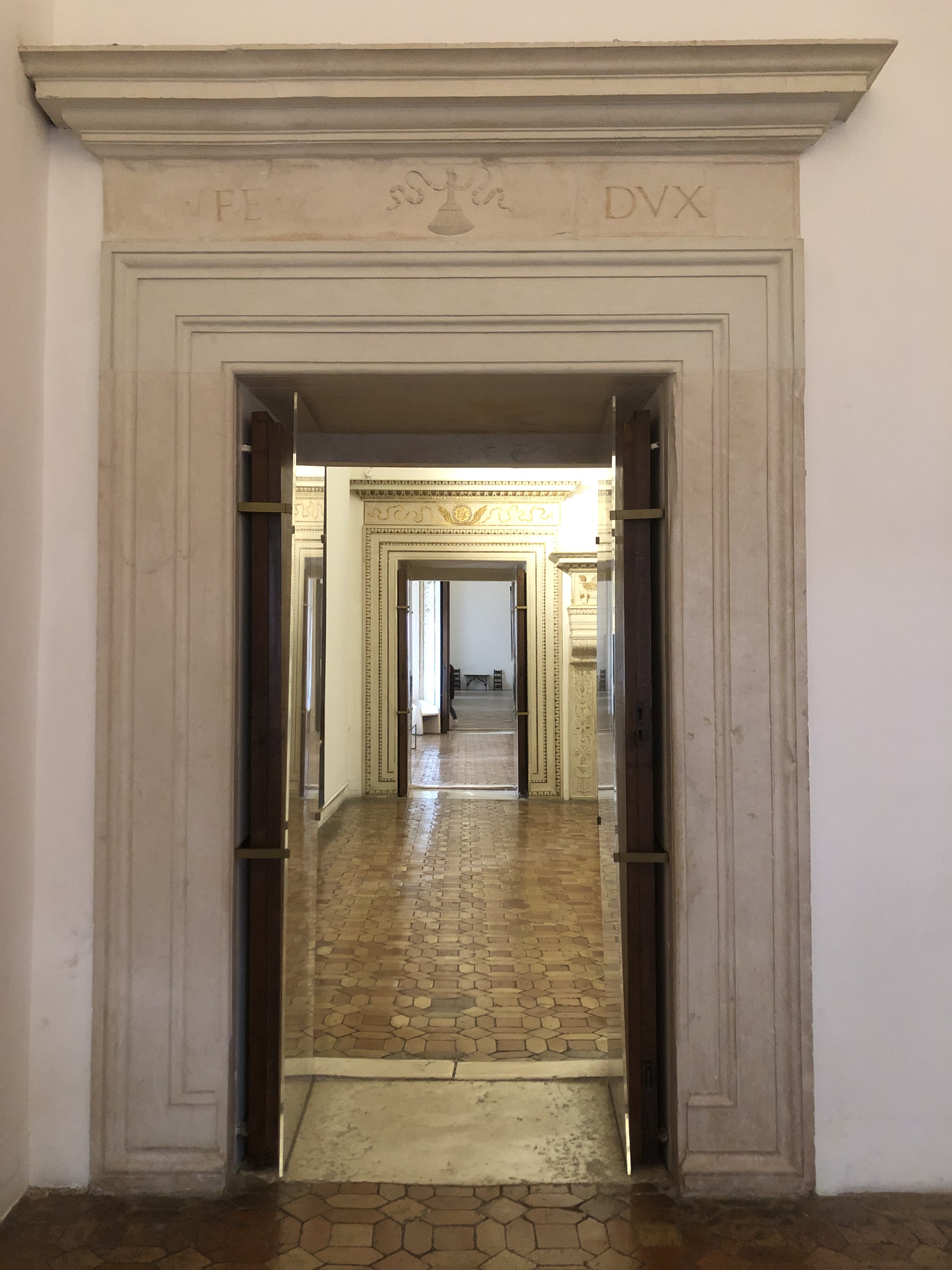 Picture Italy Urbino 2024-09 391 - Tour Urbino