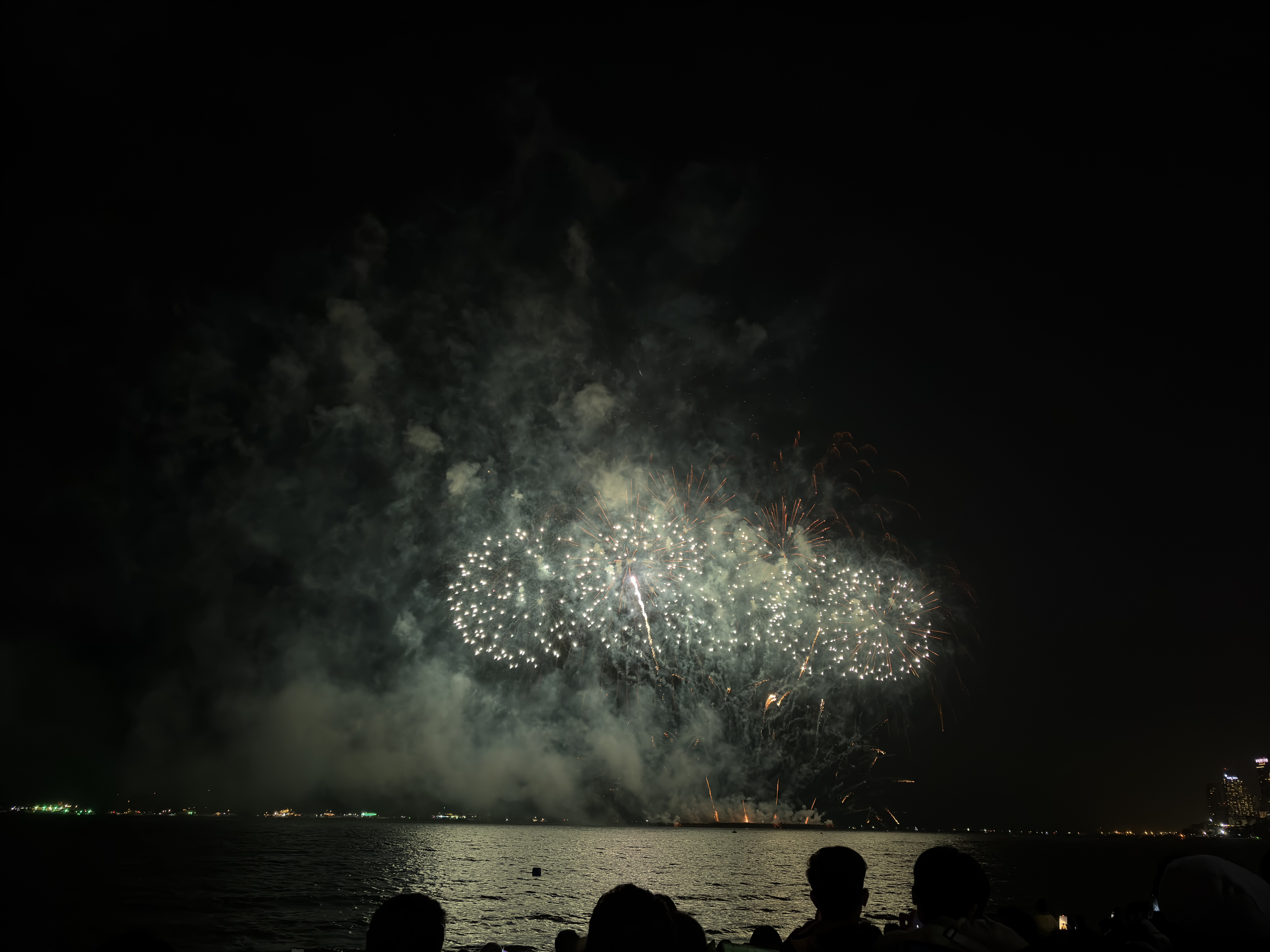 Picture Thailand Pattaya Fireworks 2024-12 13 - Recreation Fireworks