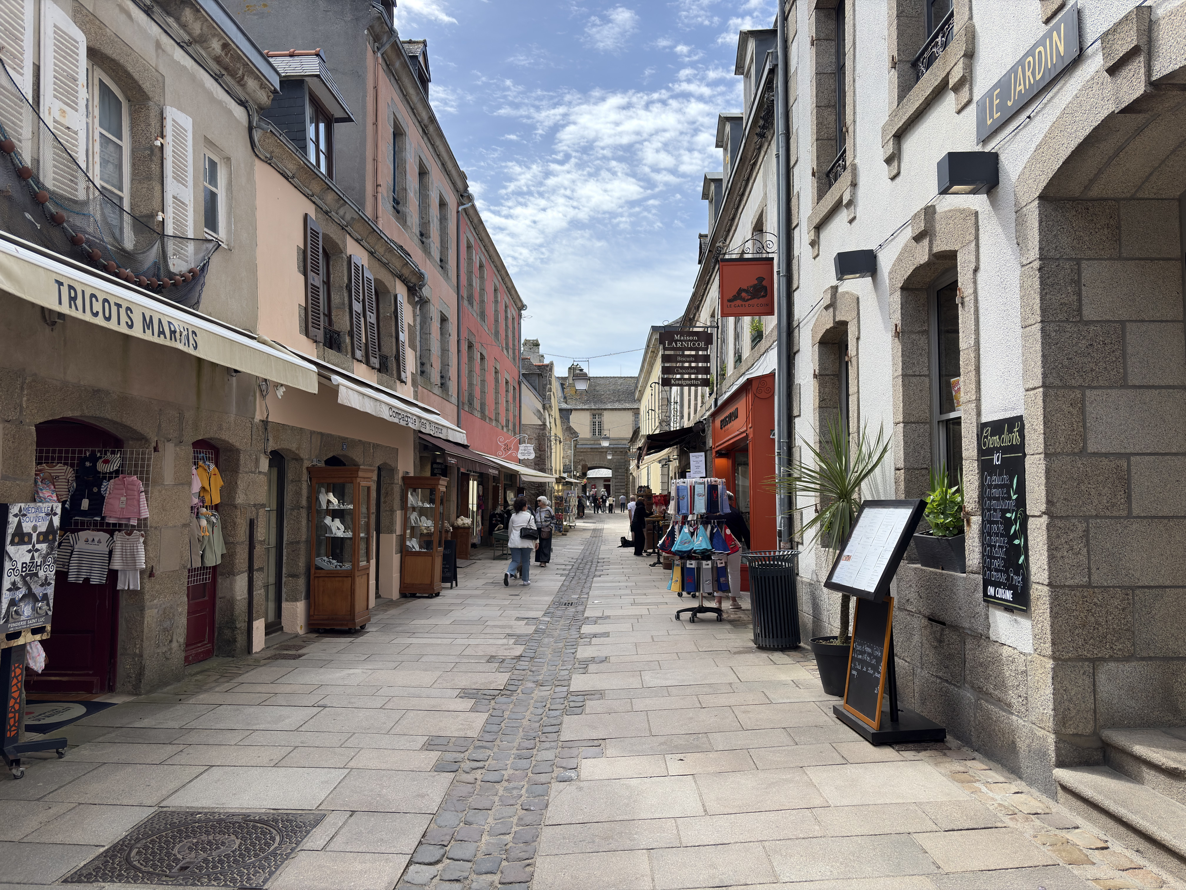 Picture France Concarneau Ville close 2026-04 69 - Tours Ville close