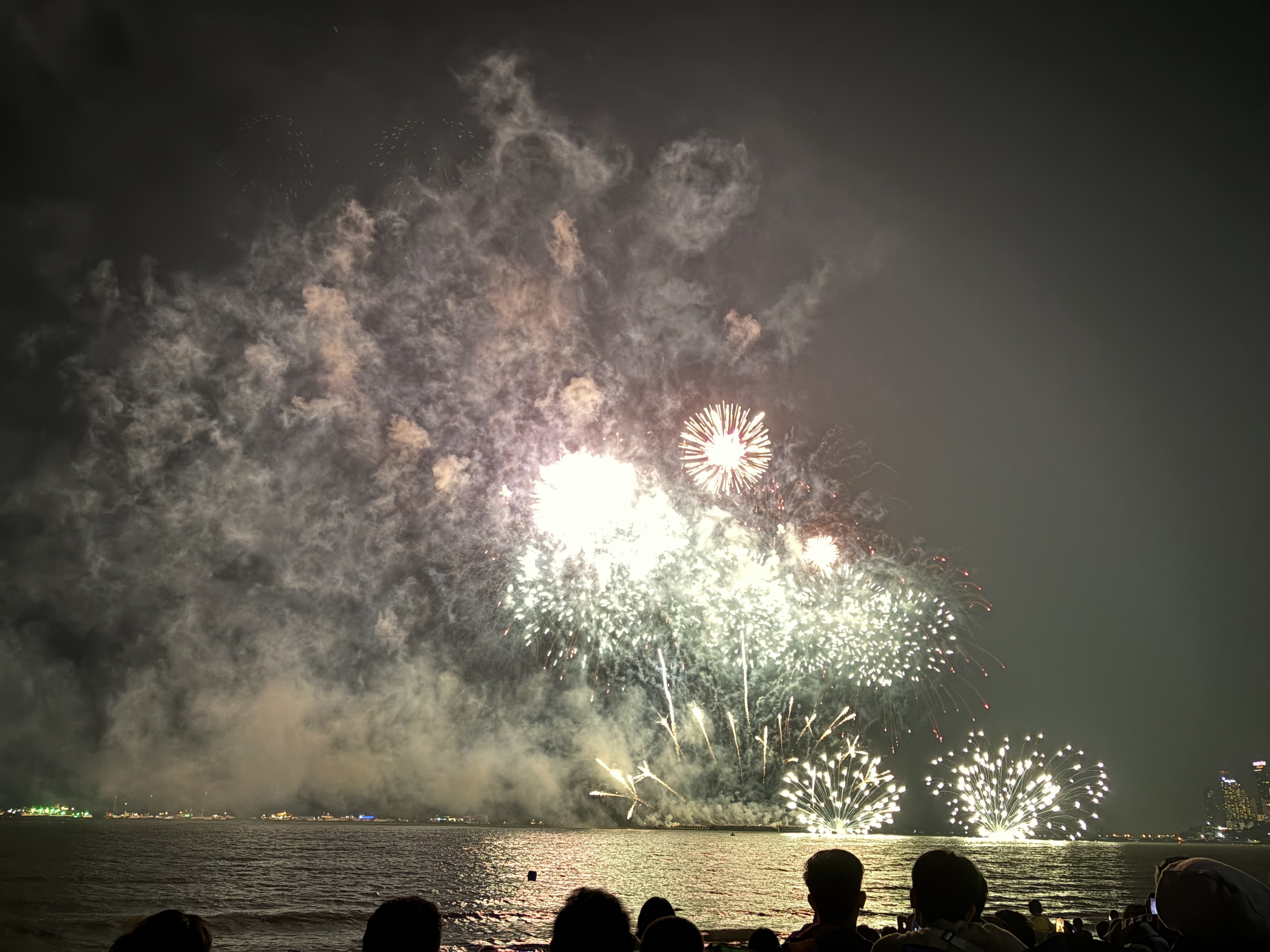 Picture Thailand Pattaya Fireworks 2024-12 10 - Journey Fireworks