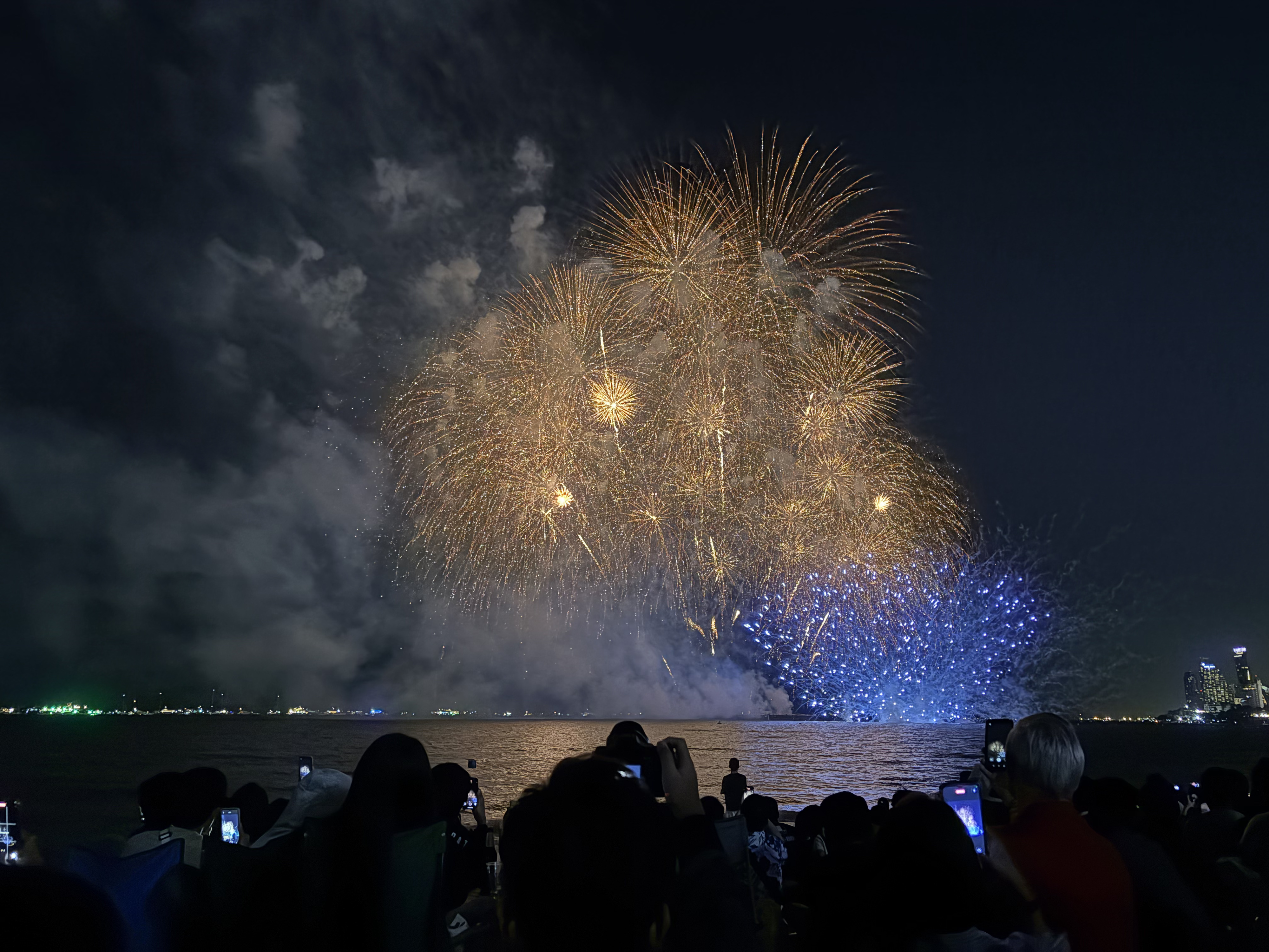 Picture Thailand Pattaya Fireworks 2024-12 19 - Tour Fireworks