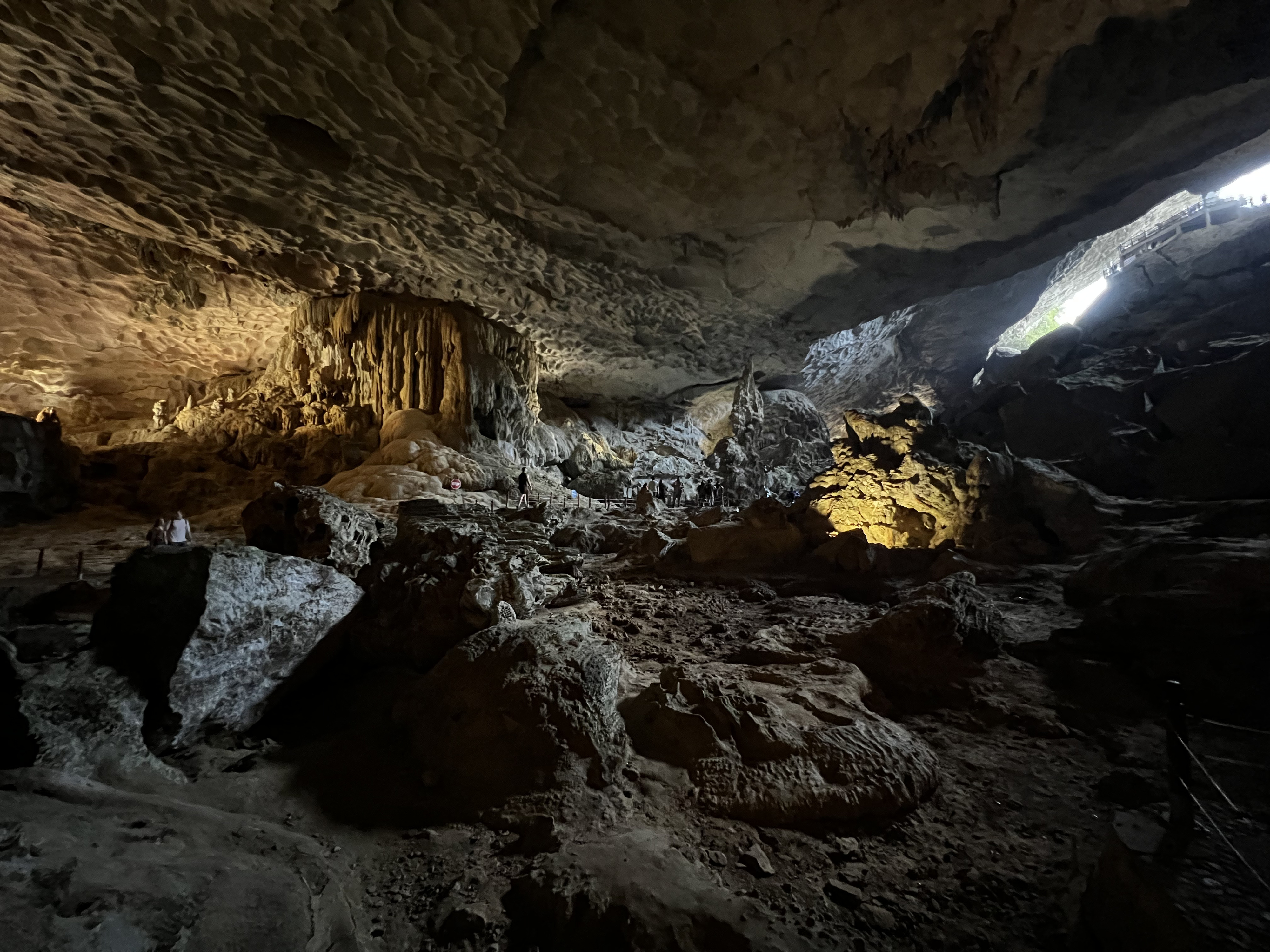Picture Vietnam Ha Long Bay Sung Sot Cave 2024-01 67 - Discovery Sung Sot Cave