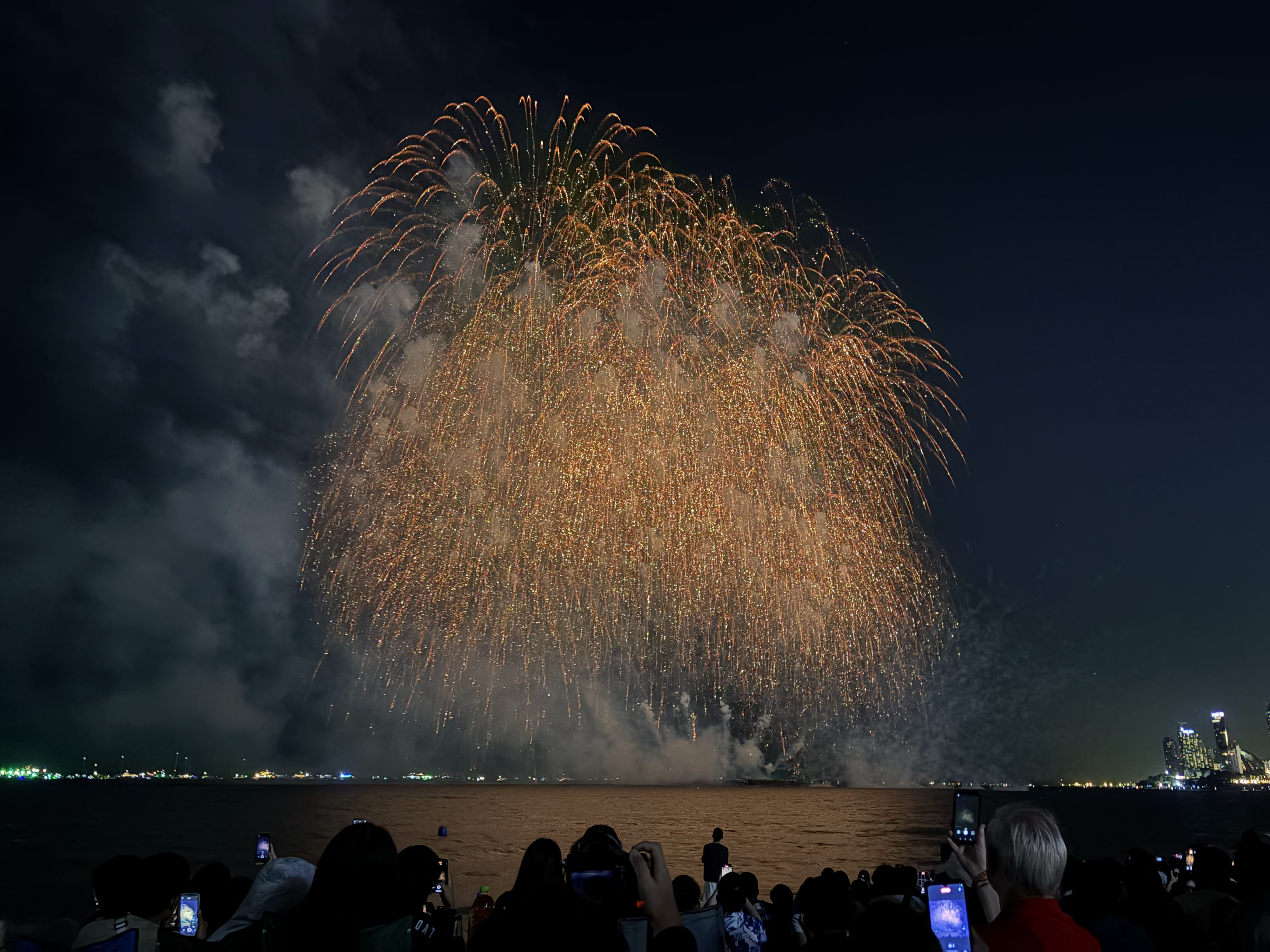 Picture Thailand Pattaya Fireworks 2024-12 84 - Tour Fireworks