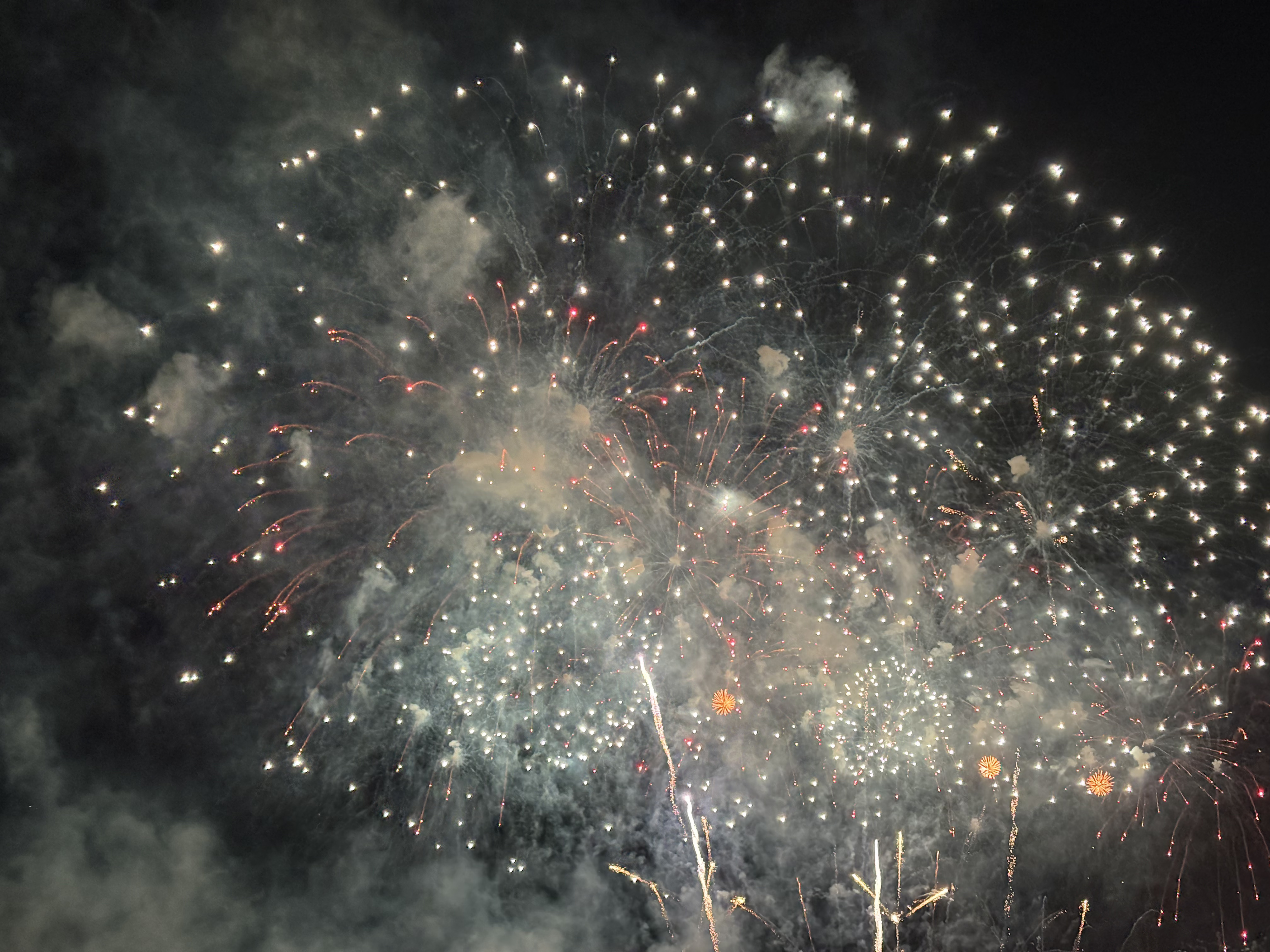 Picture Thailand Pattaya Fireworks 2024-12 24 - Journey Fireworks