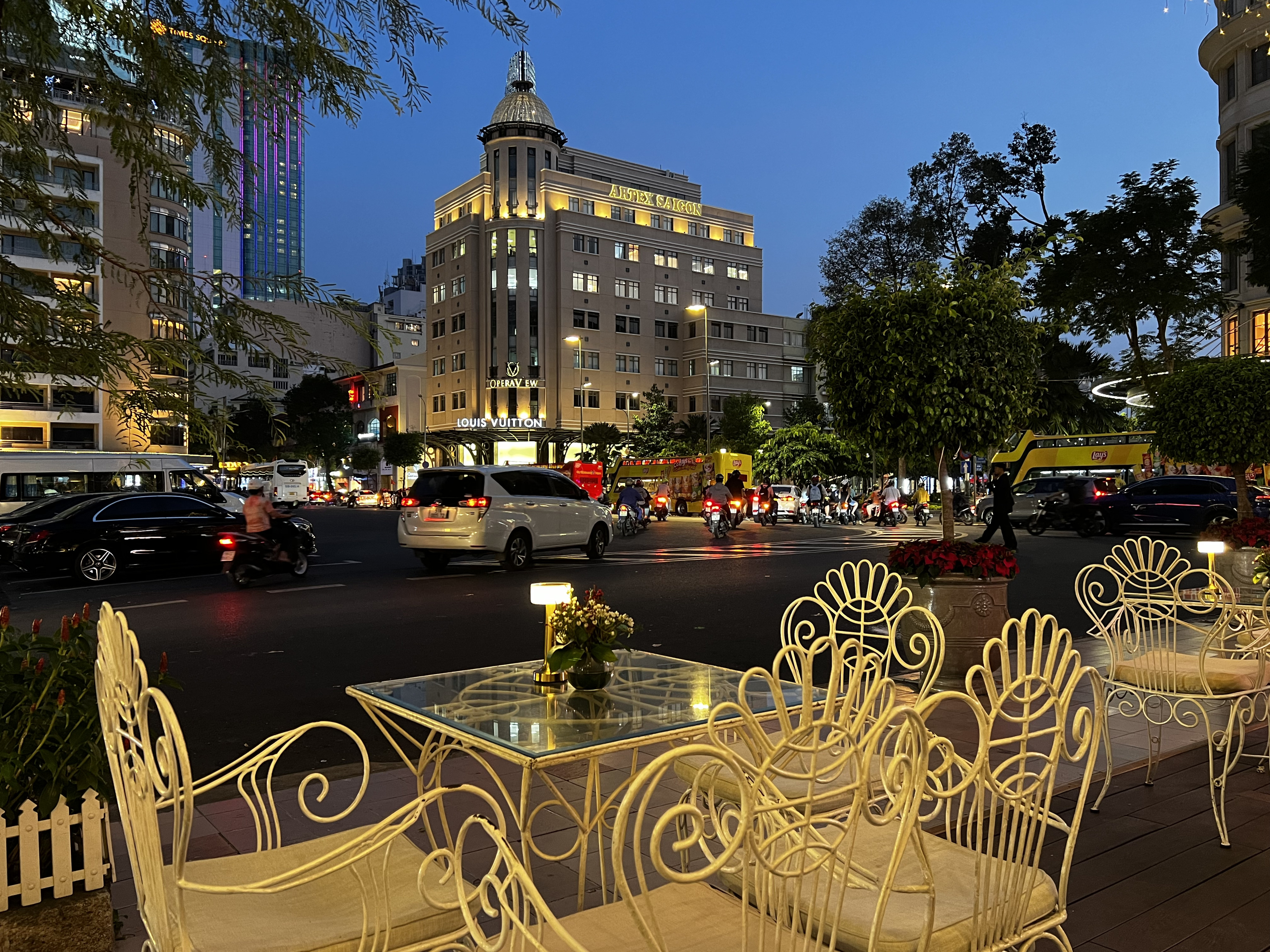 Picture Vietnam Saigon Continental Hotel 2024-01 35 - Tours Continental Hotel