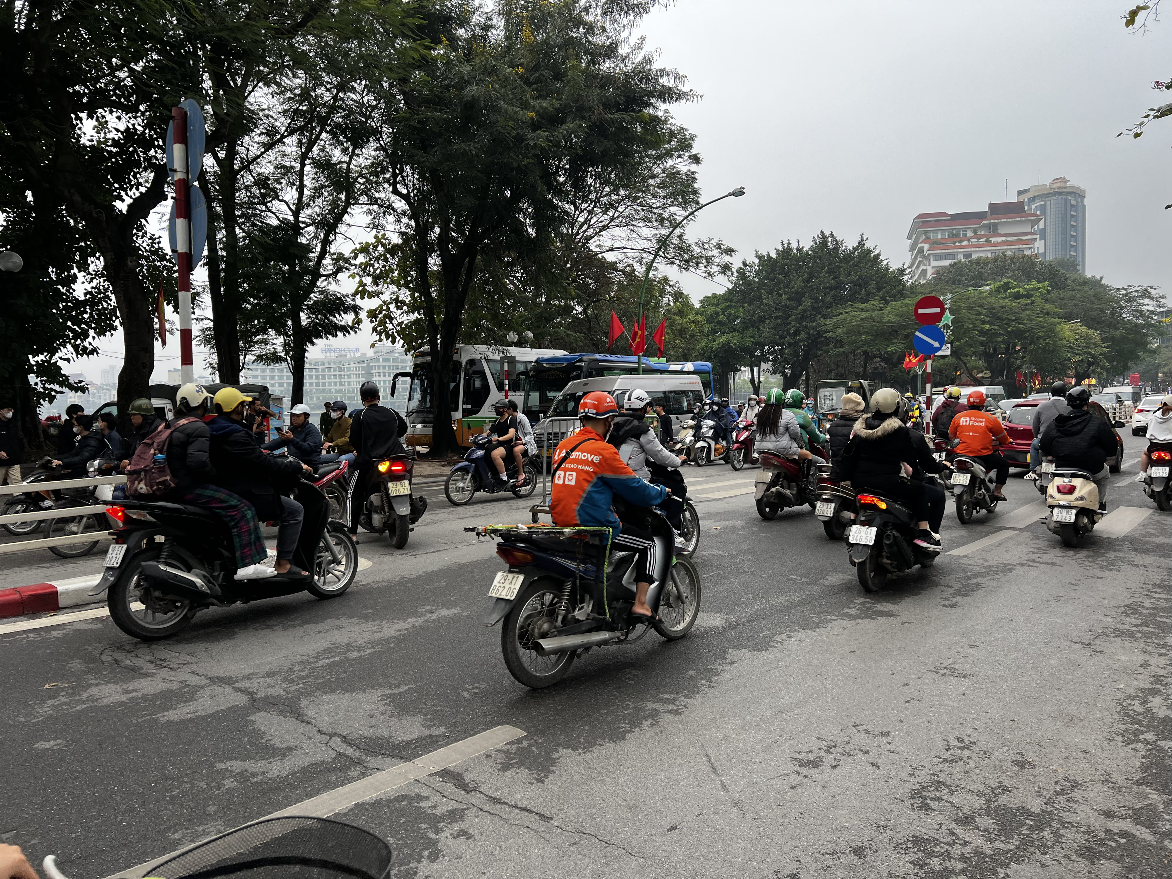 Picture Vietnam Hanoi Tay Lake 2024-01 26 - Around Tay Lake