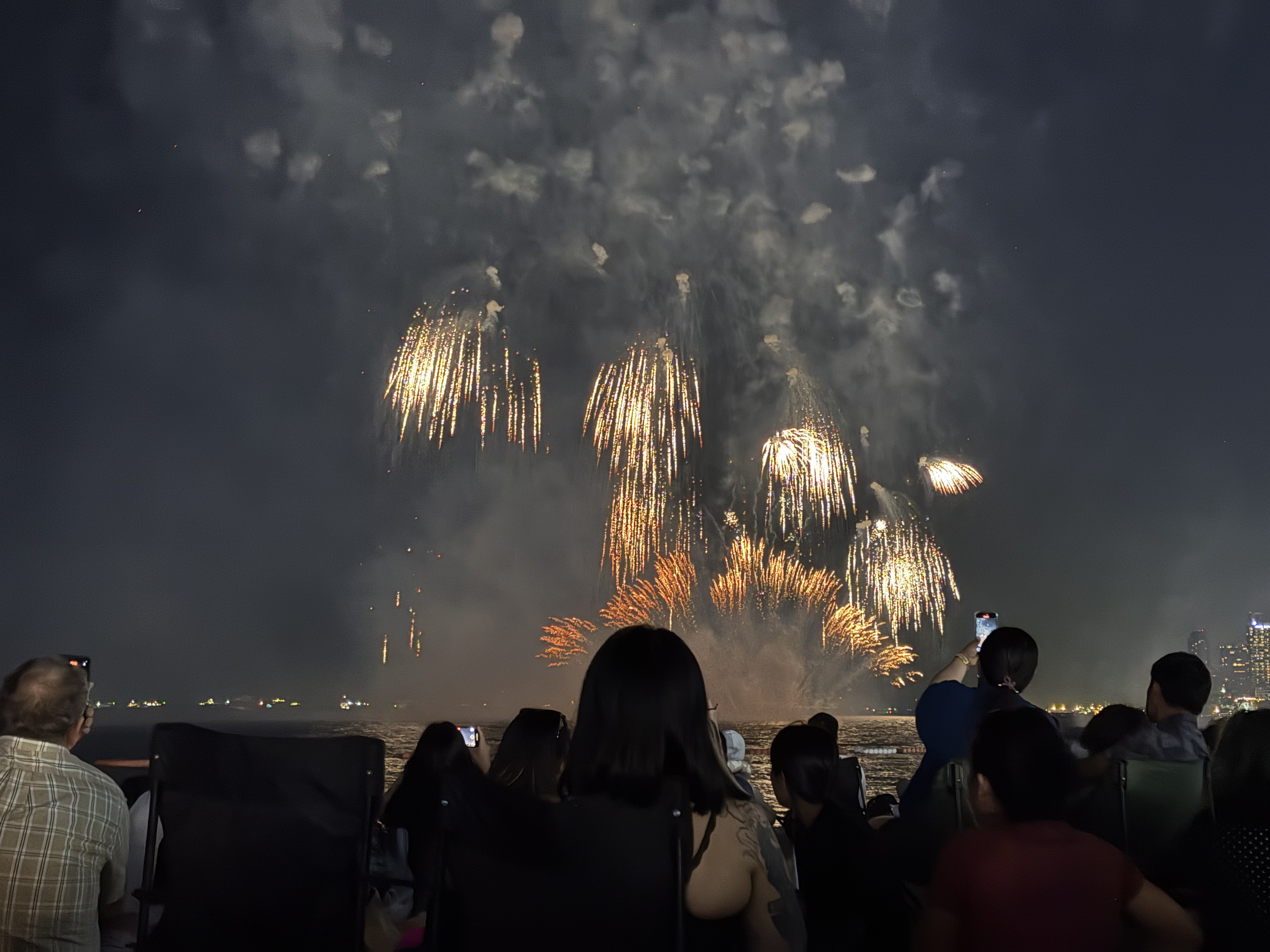 Picture Thailand Pattaya Fireworks 2024-12 87 - Recreation Fireworks