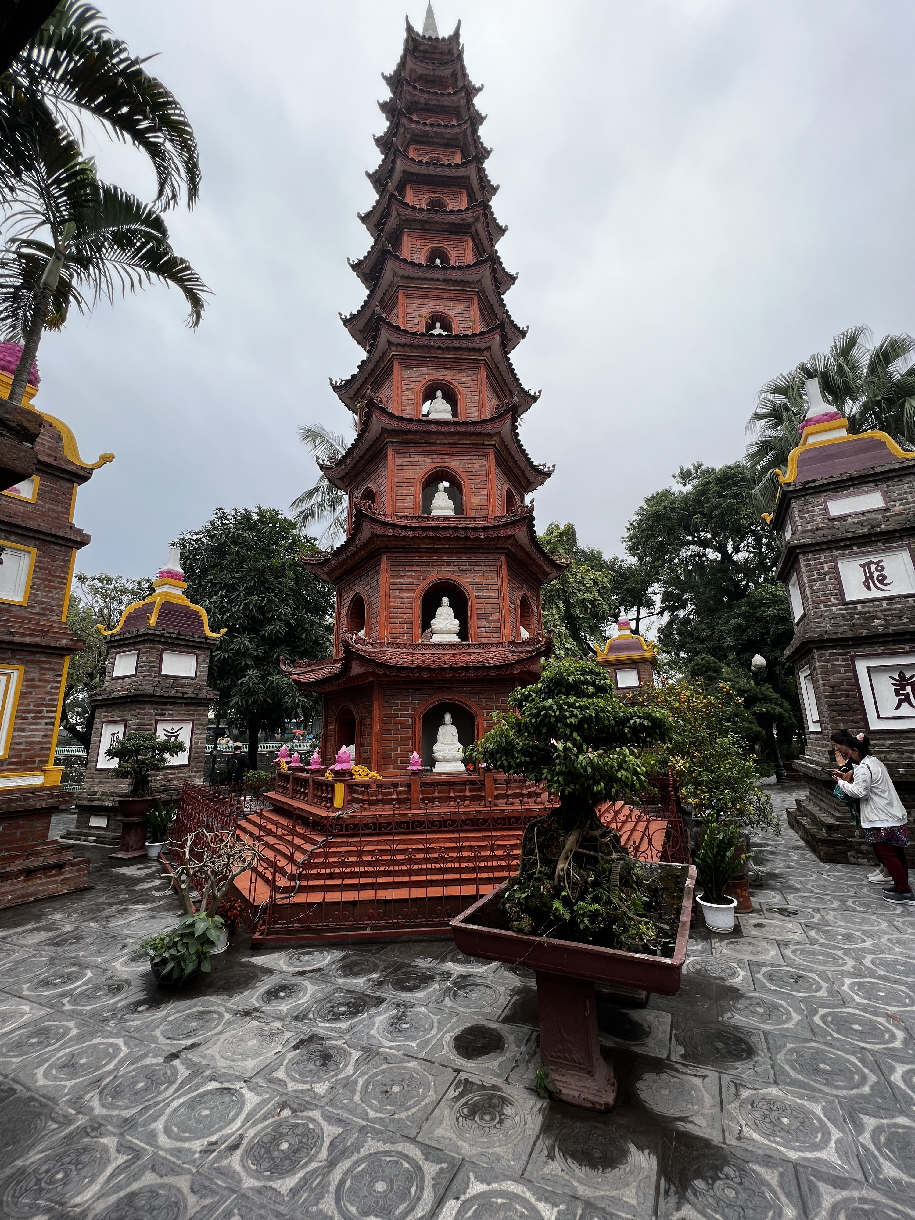 Picture Vietnam Hanoi Tran Quoc Pagoda 2024-01 3 - Tours Tran Quoc Pagoda