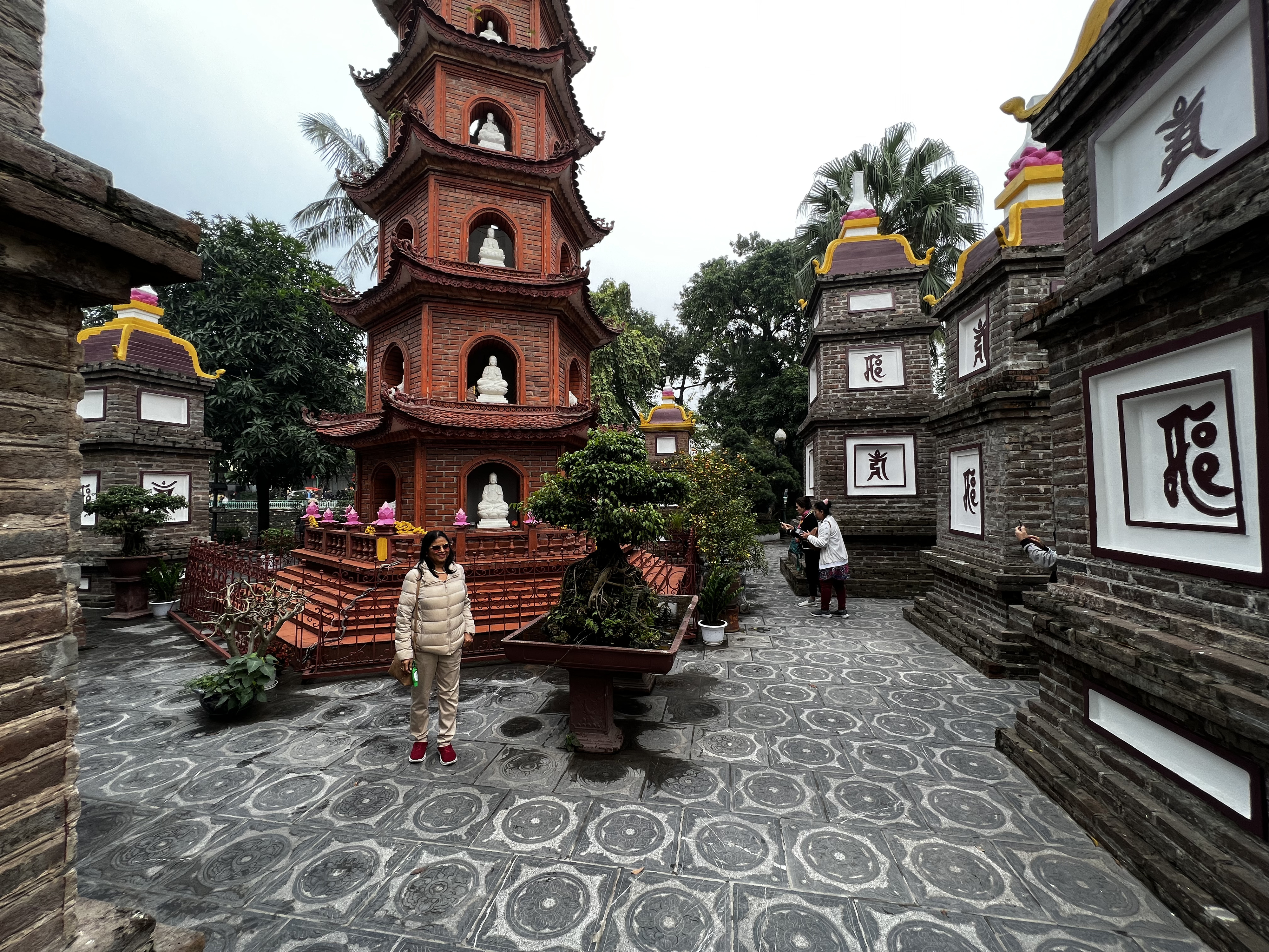 Picture Vietnam Hanoi Tran Quoc Pagoda 2024-01 8 - Tours Tran Quoc Pagoda