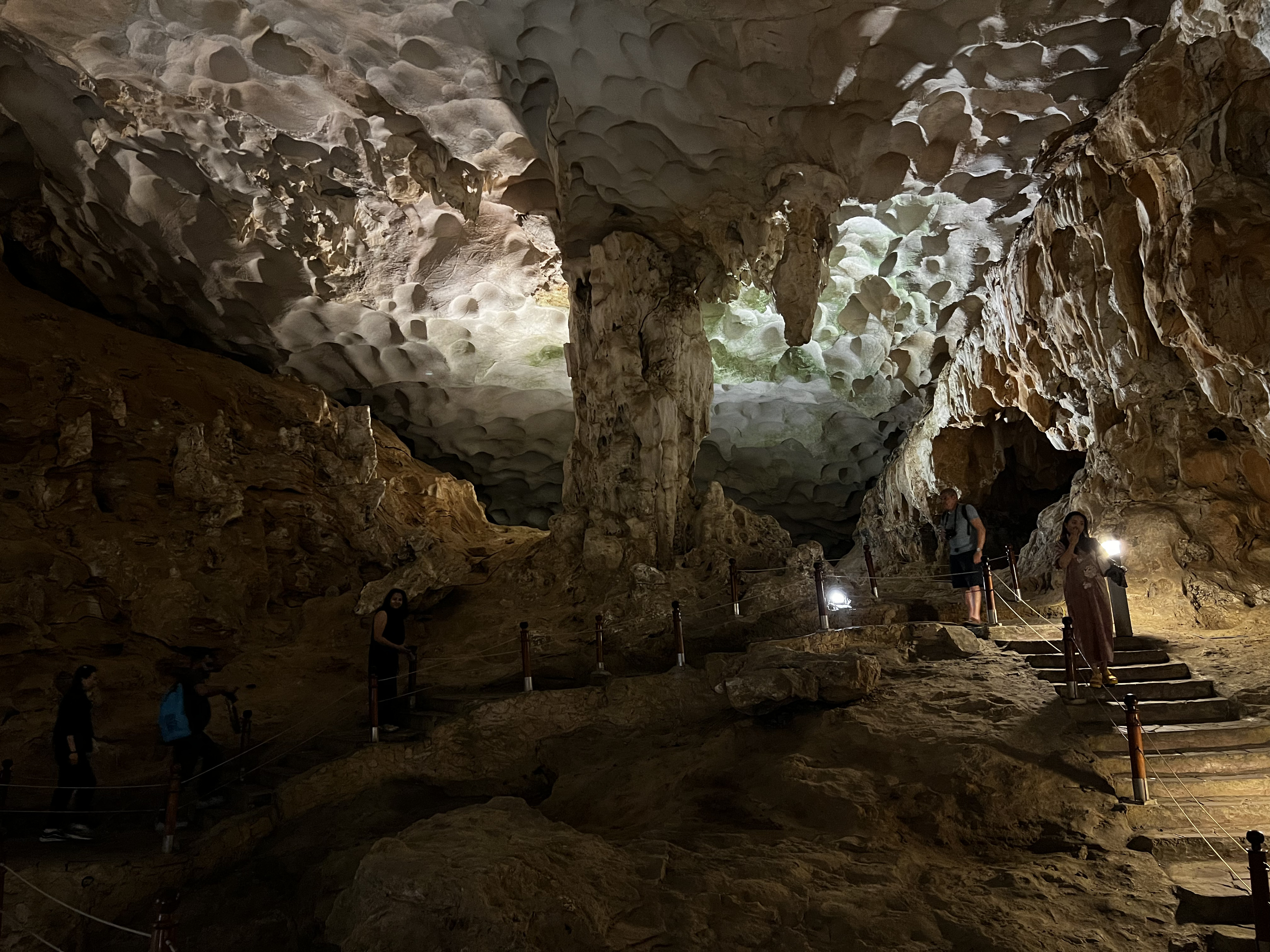 Picture Vietnam Ha Long Bay Sung Sot Cave 2024-01 53 - Tour Sung Sot Cave