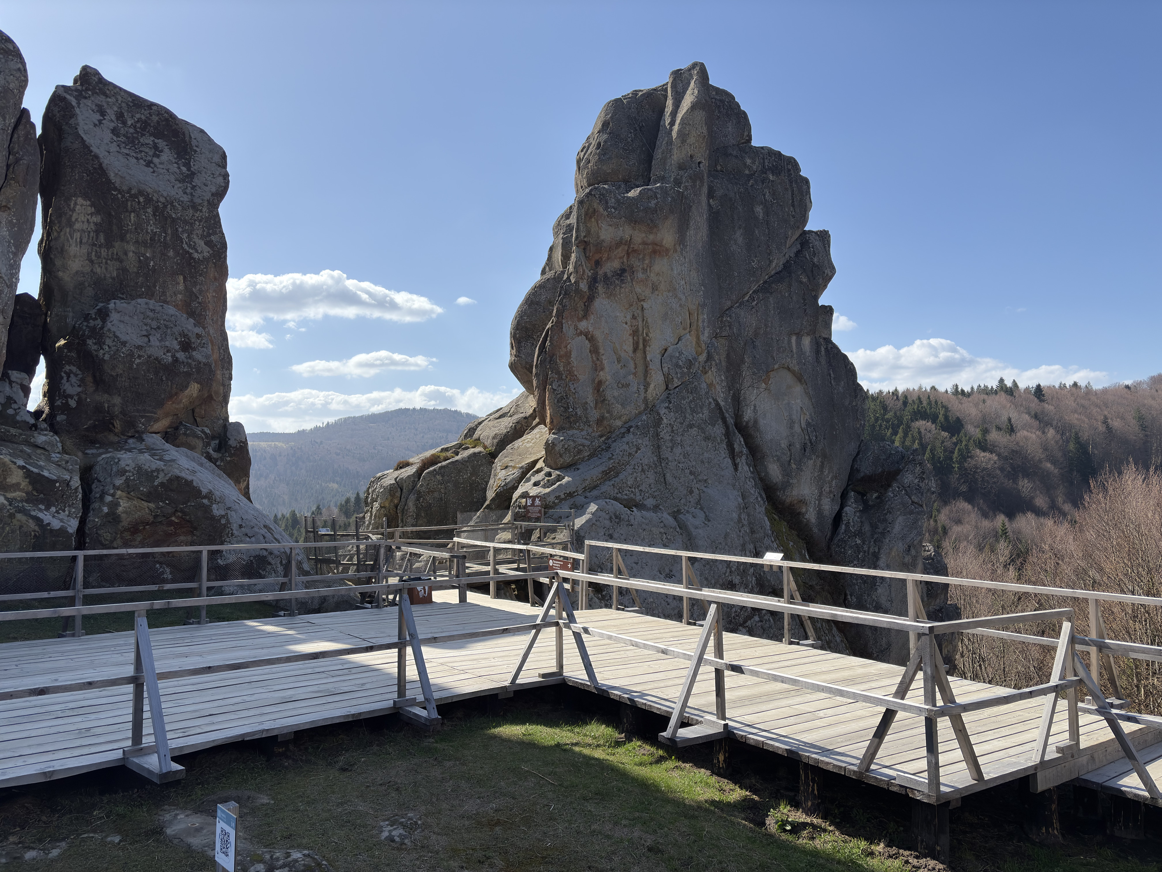 Picture Ukraine Tustan 2025-04 5 - Journey Tustan