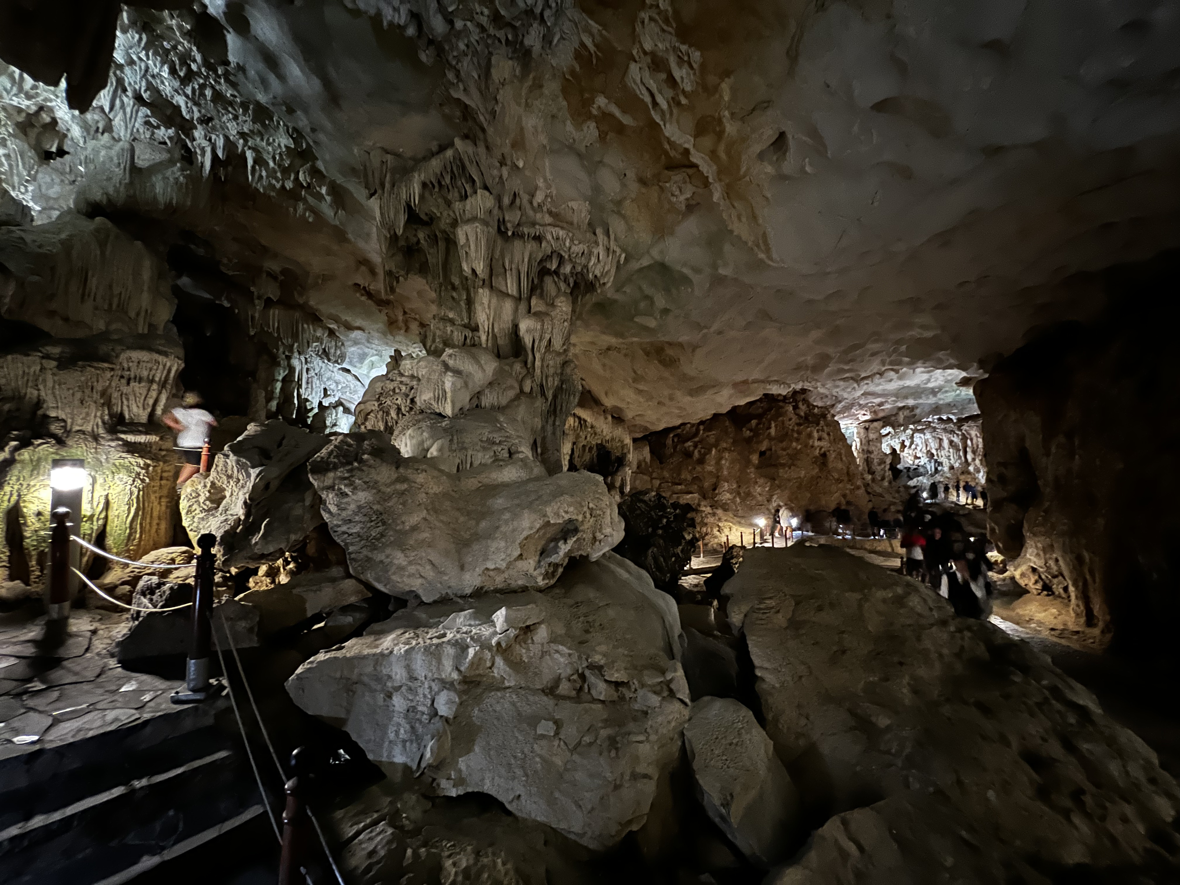 Picture Vietnam Ha Long Bay Sung Sot Cave 2024-01 3 - Discovery Sung Sot Cave
