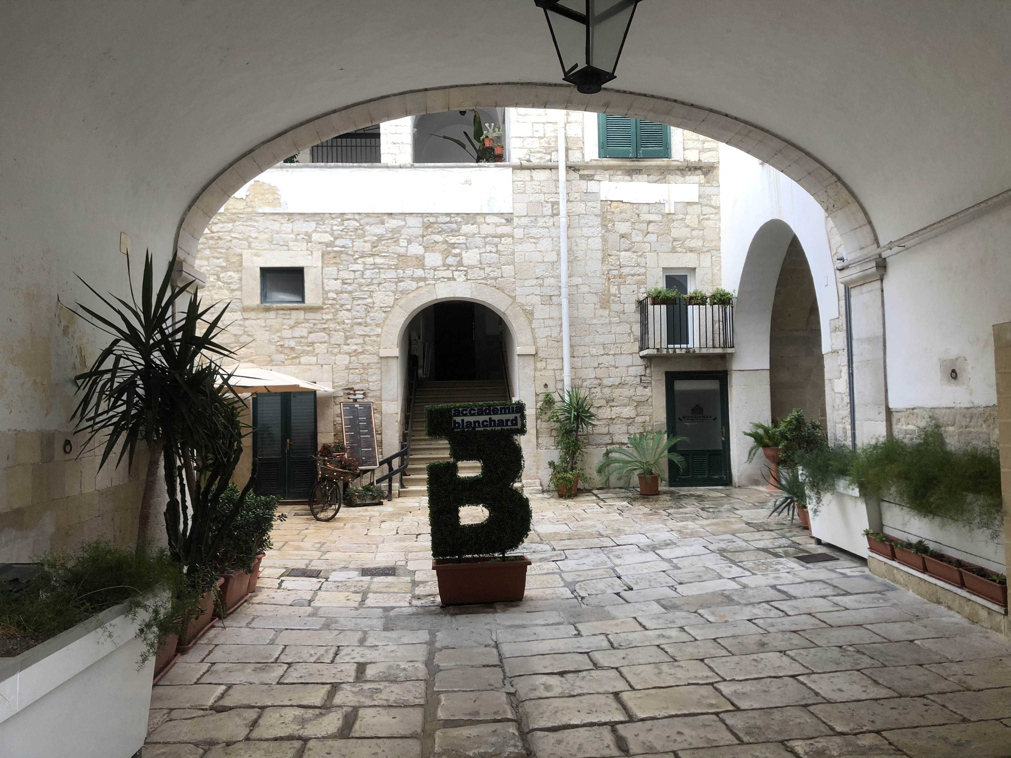 Picture Italy Trani 2024-09 101 - Recreation Trani