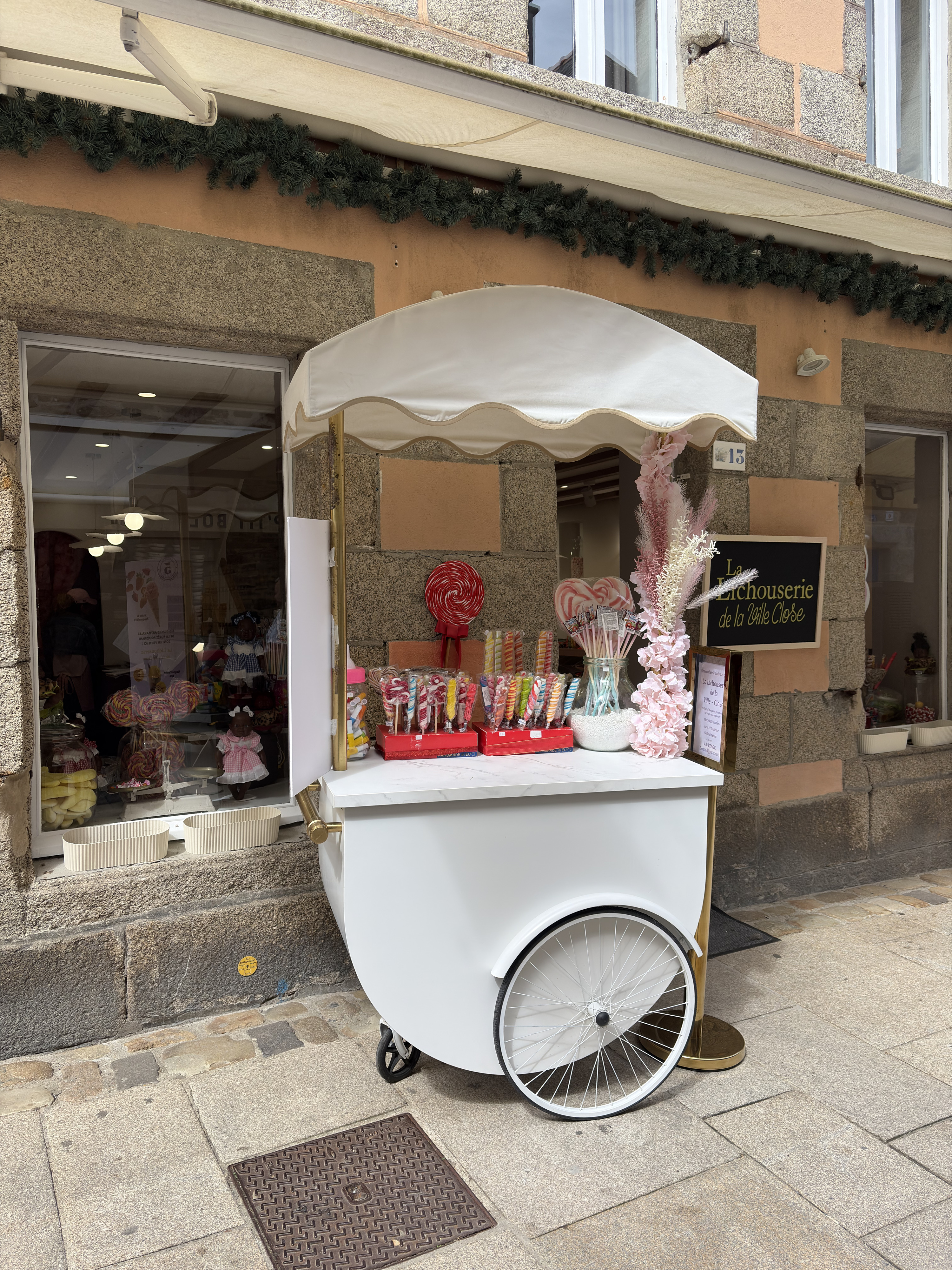 Picture France Concarneau Ville close 2026-04 93 - Center Ville close