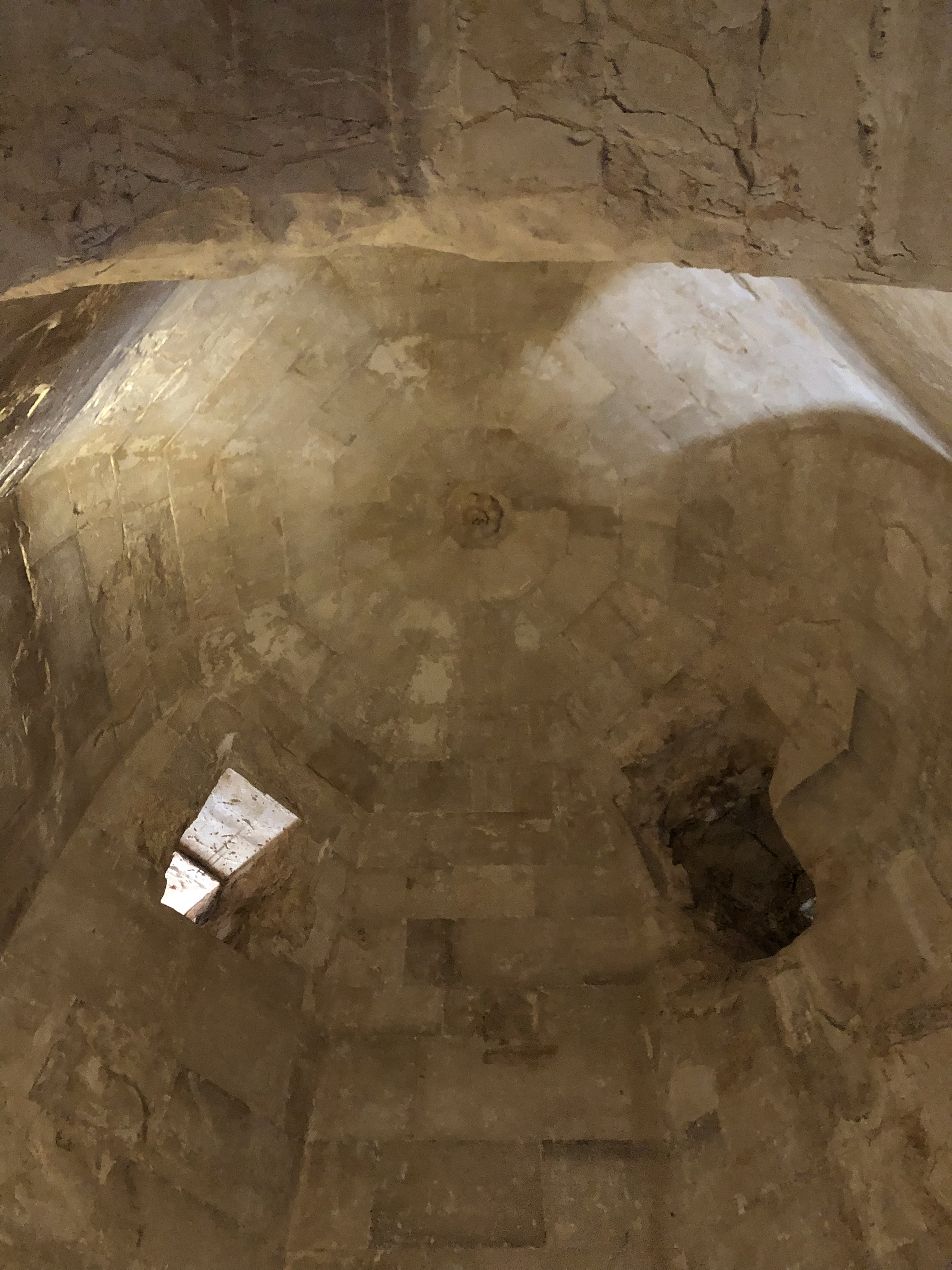Picture Italy Castel del monte 2024-09 60 - Recreation Castel del monte