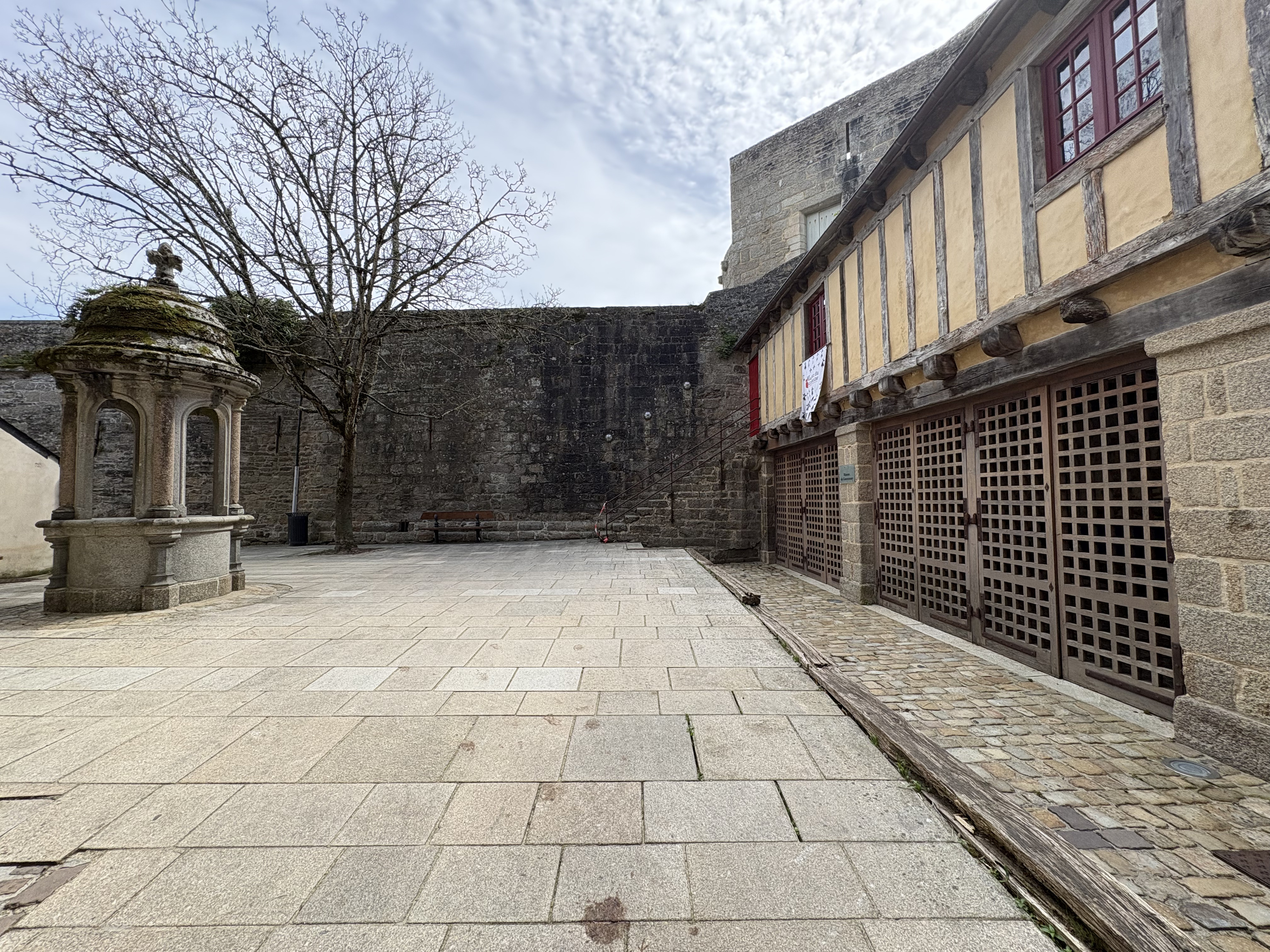 Picture France Concarneau Ville close 2026-04 51 - Journey Ville close