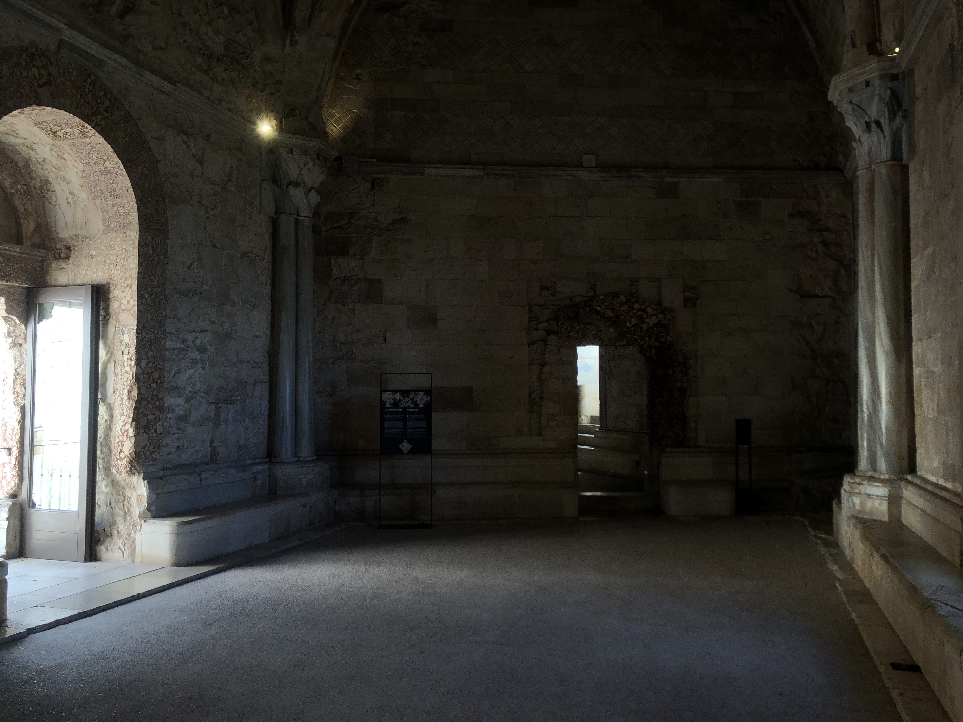 Picture Italy Castel del monte 2024-09 6 - Center Castel del monte