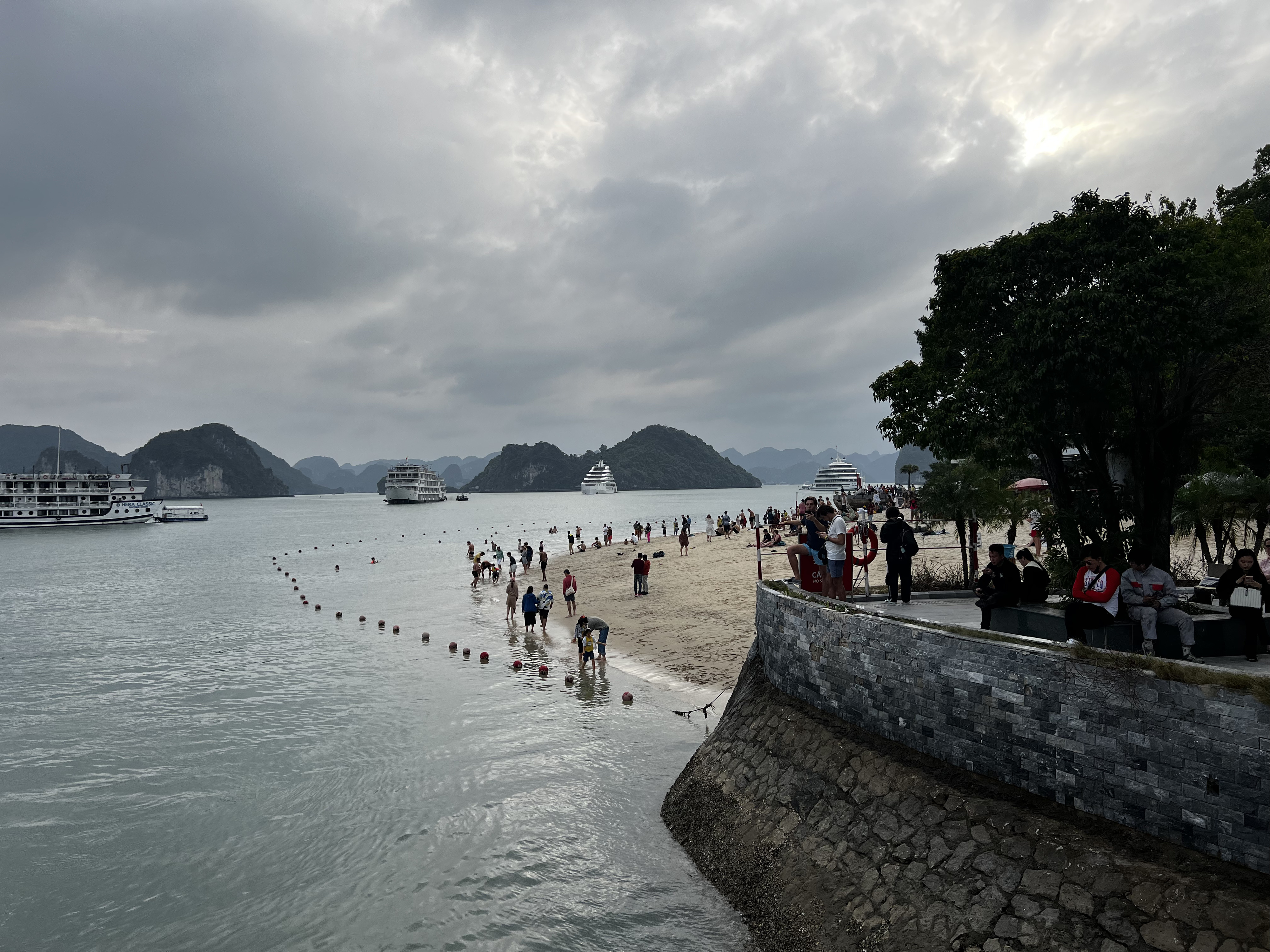 Picture Vietnam Ha Long Bay 2024-01 94 - Recreation Ha Long Bay