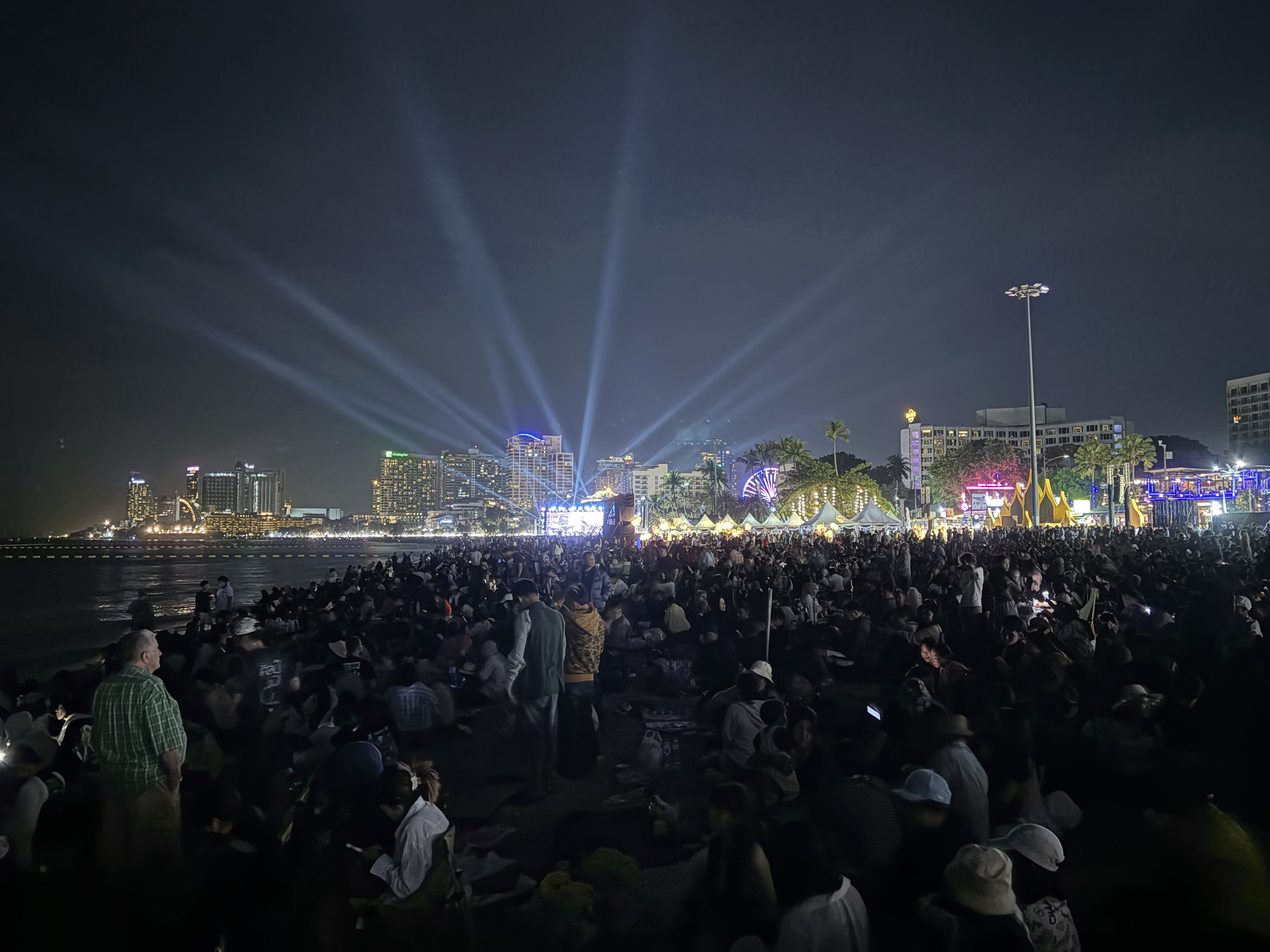 Picture Thailand Pattaya pattaya firework festival 2025-12 57 - Discovery pattaya firework festival