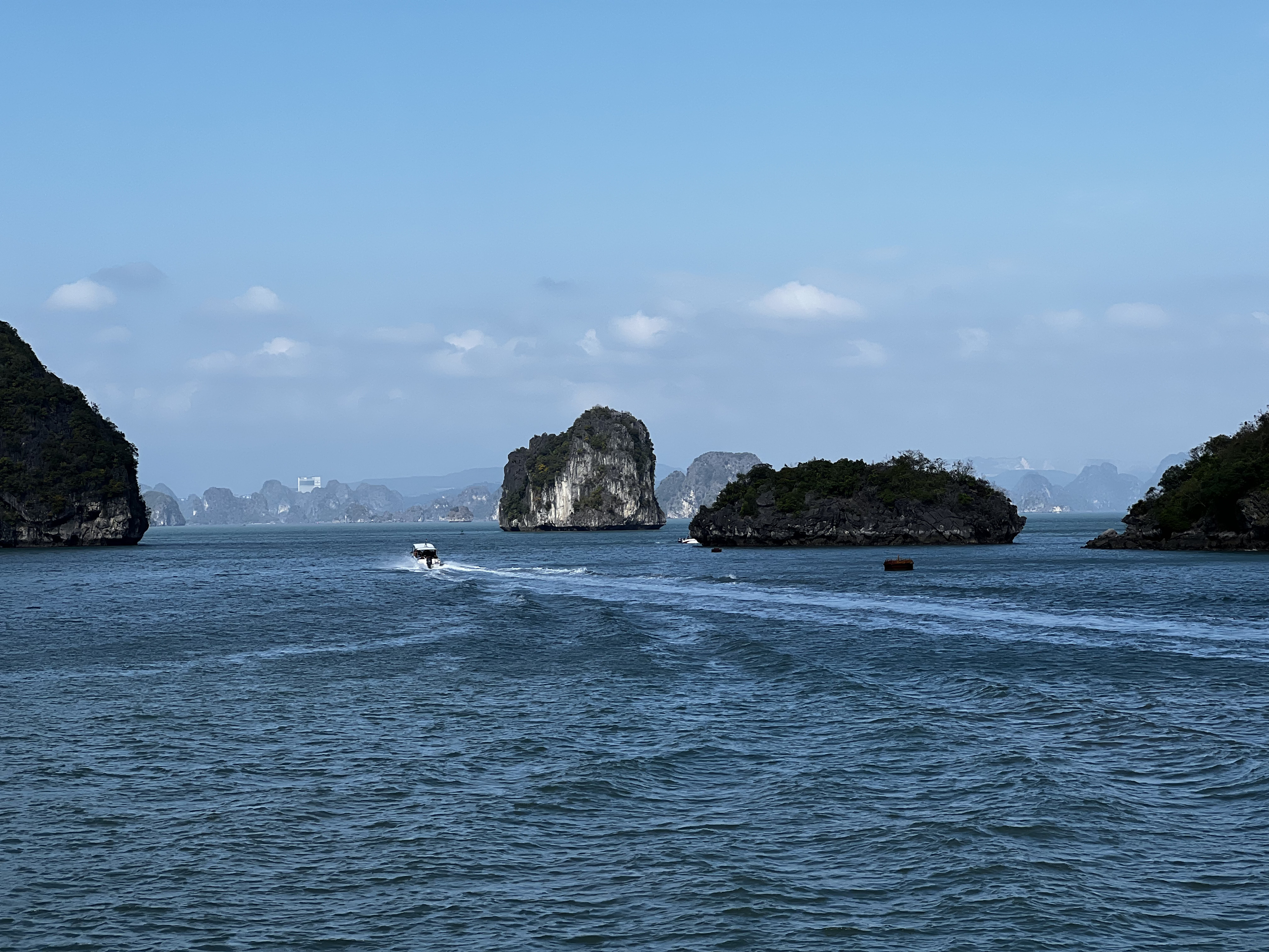 Picture Vietnam Ha Long Bay 2024-01 35 - Recreation Ha Long Bay