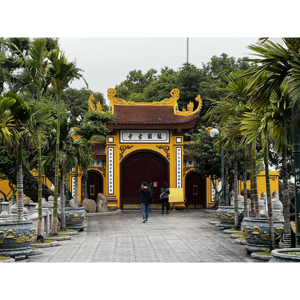 Picture Vietnam Hanoi Tran Quoc Pagoda 2024-01 0 - Around Tran Quoc Pagoda