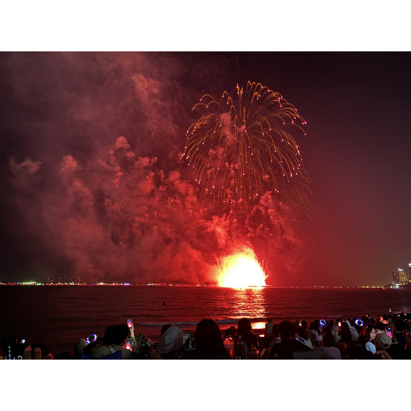 Picture Thailand Pattaya Fireworks 2024-12 91 - Center Fireworks