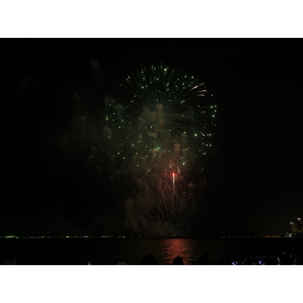 Picture Thailand Pattaya Fireworks 2024-12 26 - Center Fireworks
