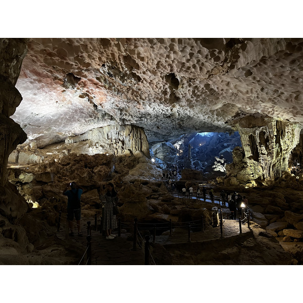Picture Vietnam Ha Long Bay Sung Sot Cave 2024-01 19 - Discovery Sung Sot Cave